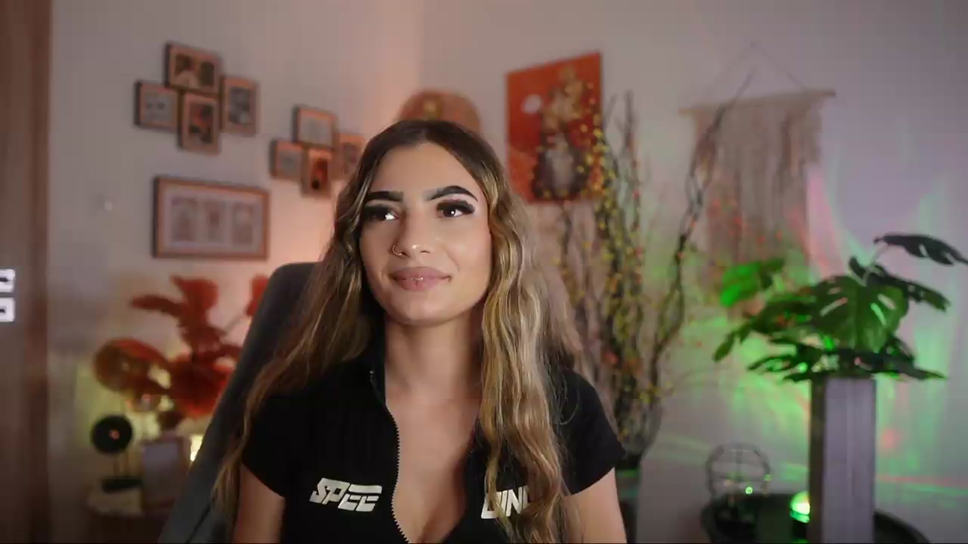 Gallery image thumbnail from Anna_Brie's myfreecams stream on, 09/22/2026, 17:33 image 12 of 20
