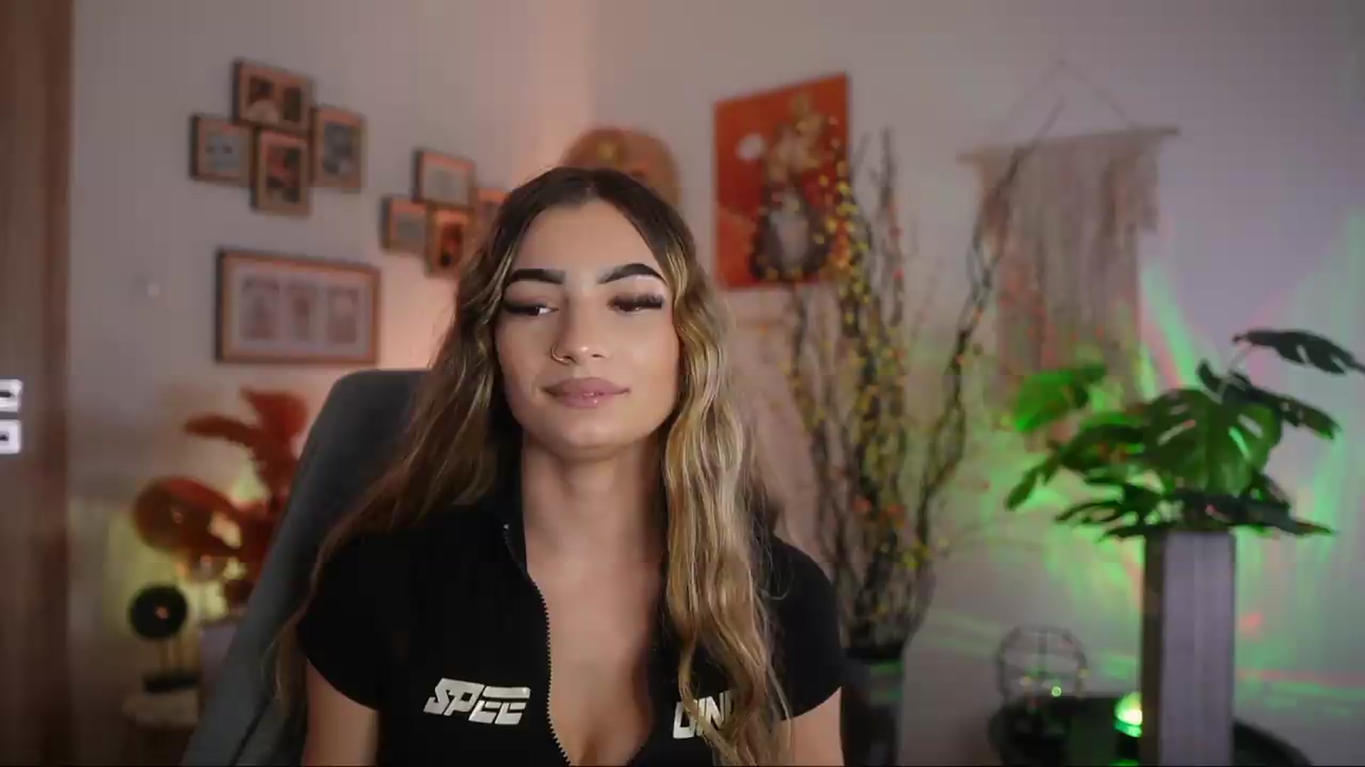 Gallery image thumbnail from Anna_Brie's myfreecams stream on, 09/22/2026, 17:33 image 6 of 20