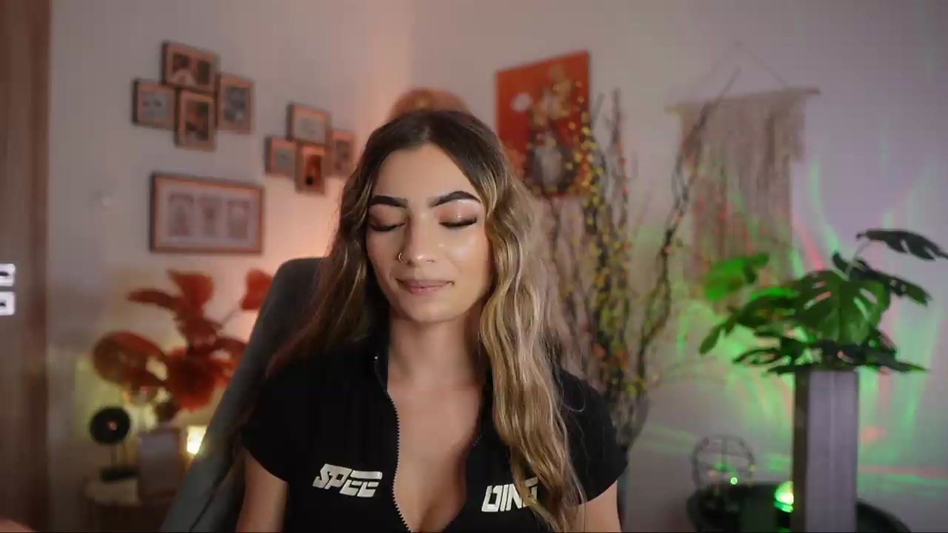 Gallery image thumbnail from Anna_Brie's myfreecams stream on, 09/22/2026, 17:33 image 1 of 20