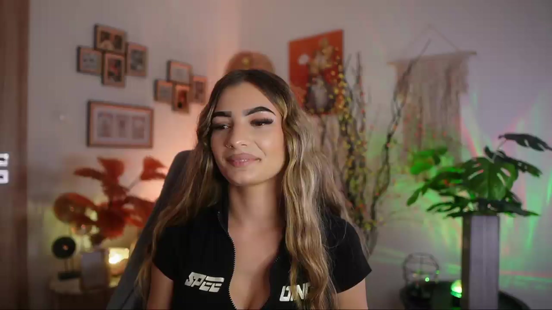 Gallery image thumbnail from Anna_Brie's myfreecams stream on, 09/22/2026, 17:33 image 13 of 20