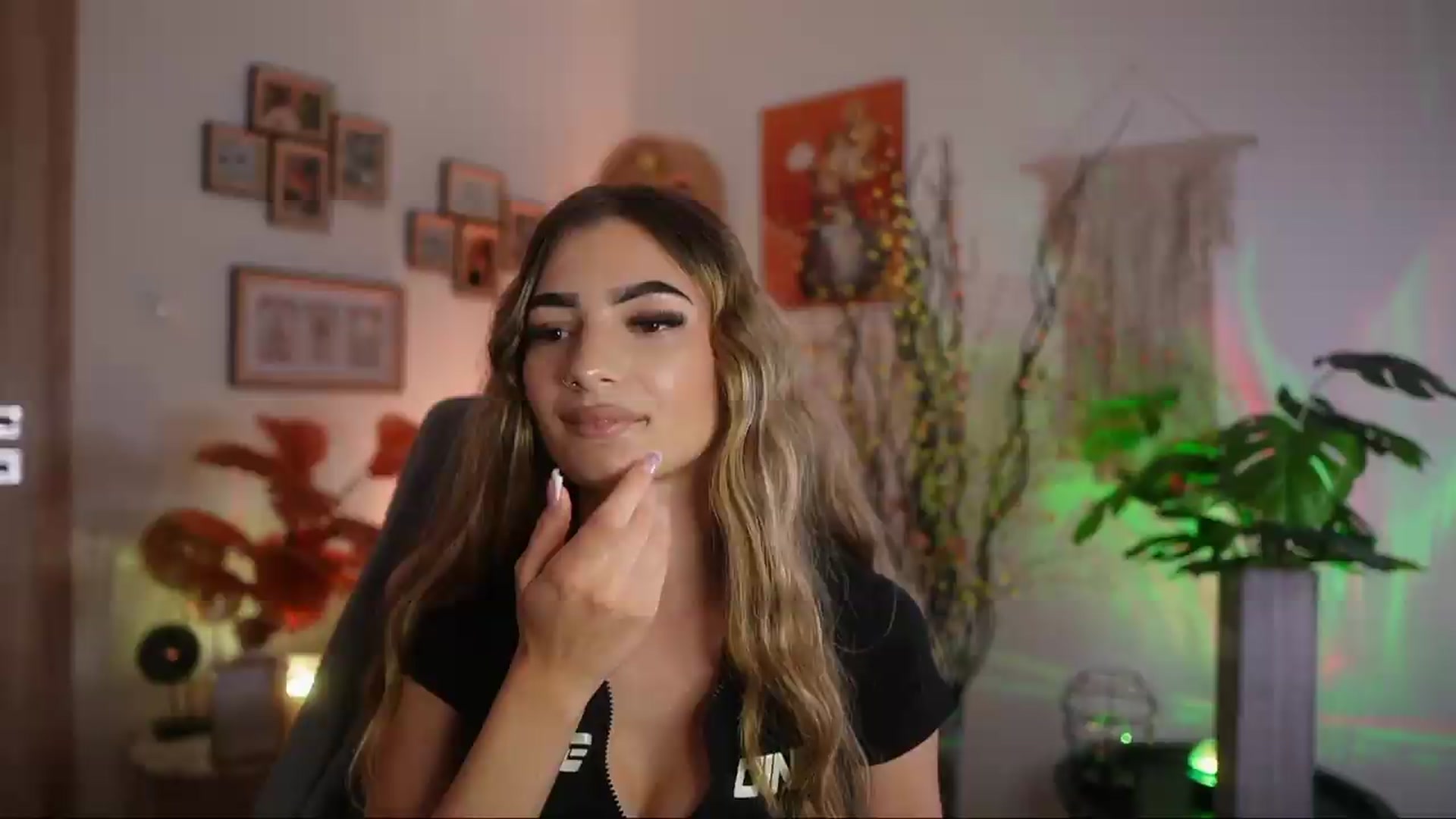 Gallery image thumbnail from Anna_Brie's myfreecams stream on, 09/22/2026, 17:33 image 19 of 20