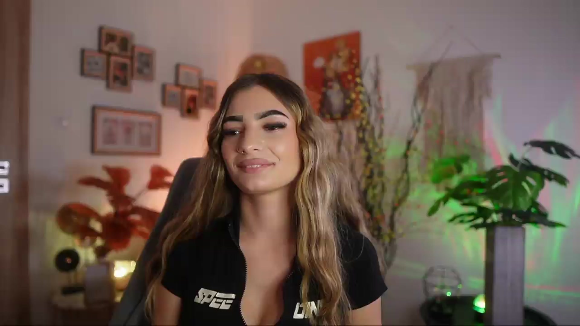 Gallery image thumbnail from Anna_Brie's myfreecams stream on, 09/22/2026, 17:33 image 17 of 20