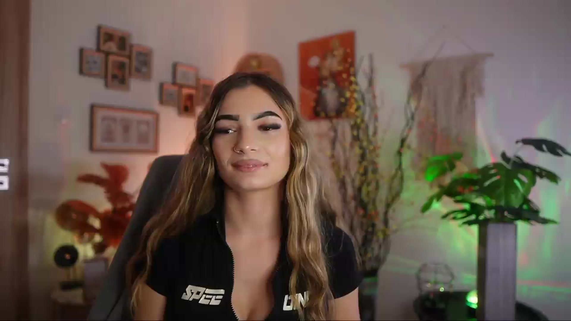 Gallery image thumbnail from Anna_Brie's myfreecams stream on, 09/22/2026, 17:33 image 18 of 20