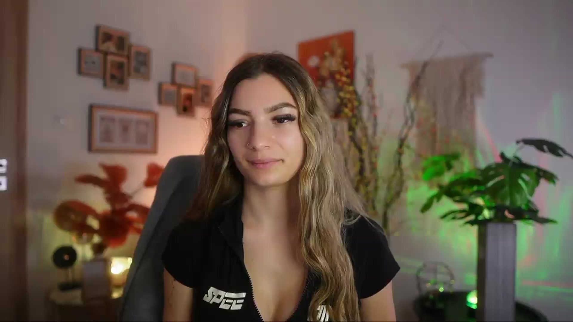 Gallery image thumbnail from Anna_Brie's myfreecams stream on, 09/23/2026, 14:14 image 4 of 20