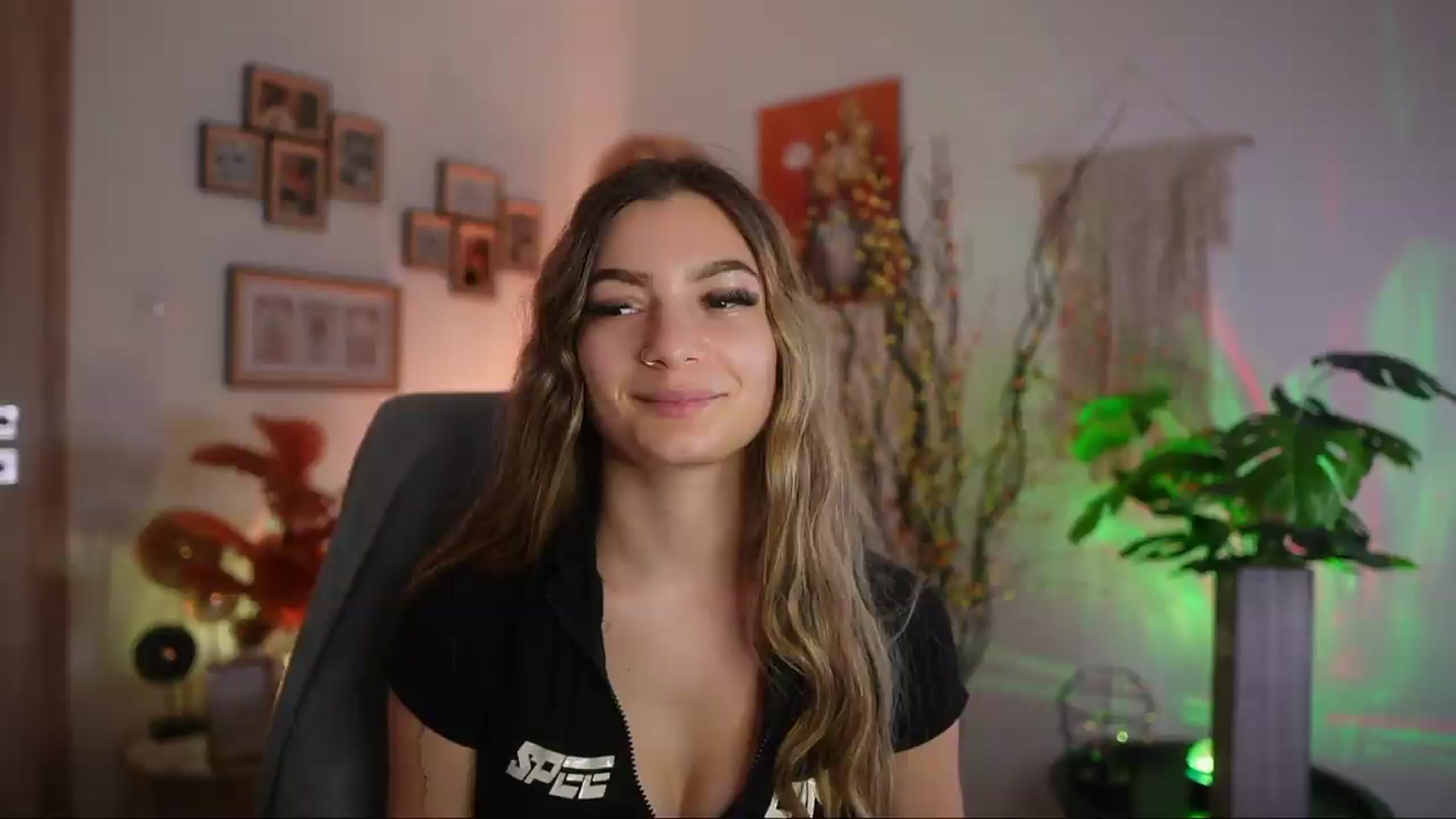 Gallery image thumbnail from Anna_Brie's myfreecams stream on, 09/23/2026, 14:14 image 14 of 20