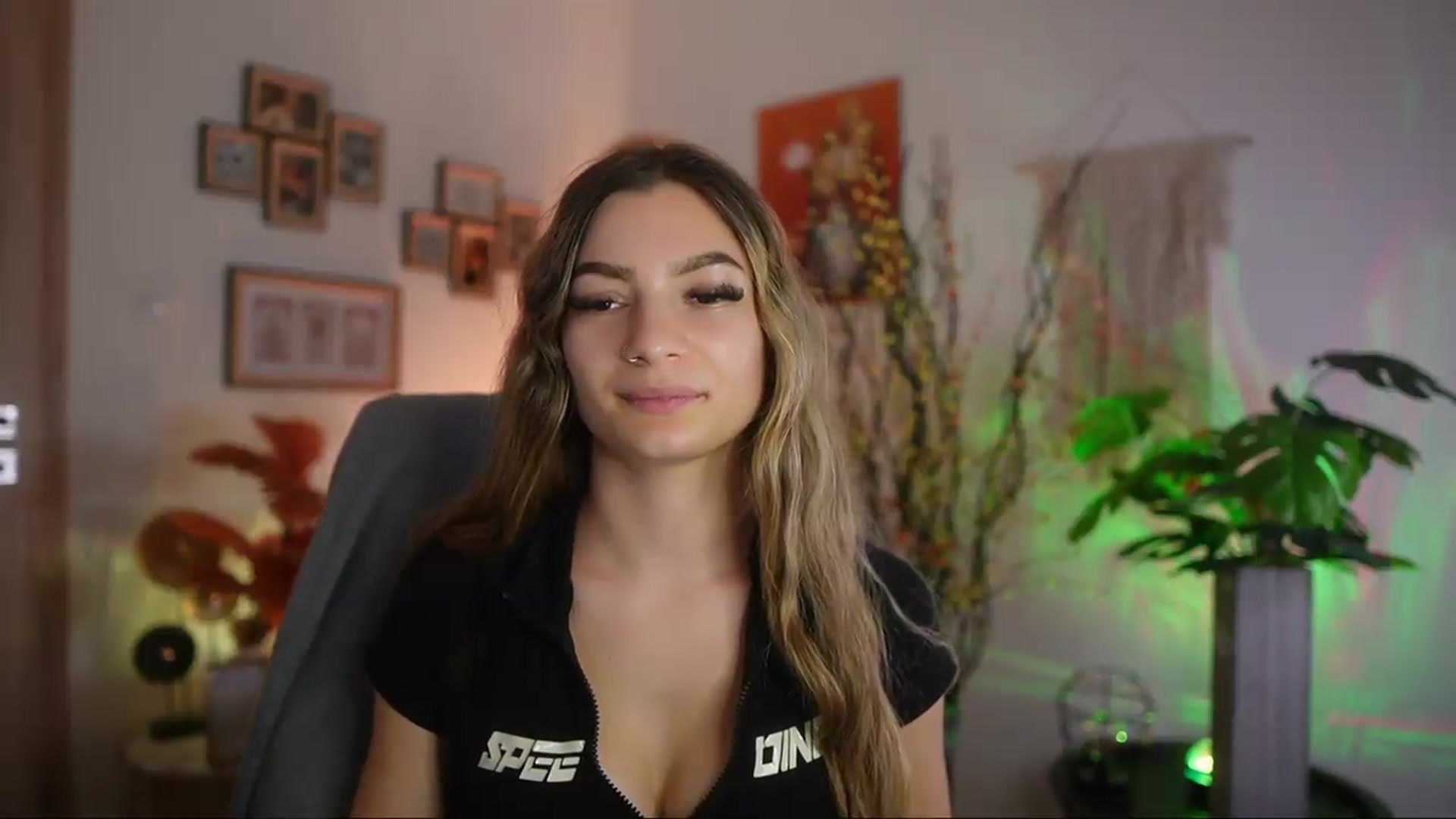 Gallery image thumbnail from Anna_Brie's myfreecams stream on, 09/23/2026, 15:11 image 15 of 20