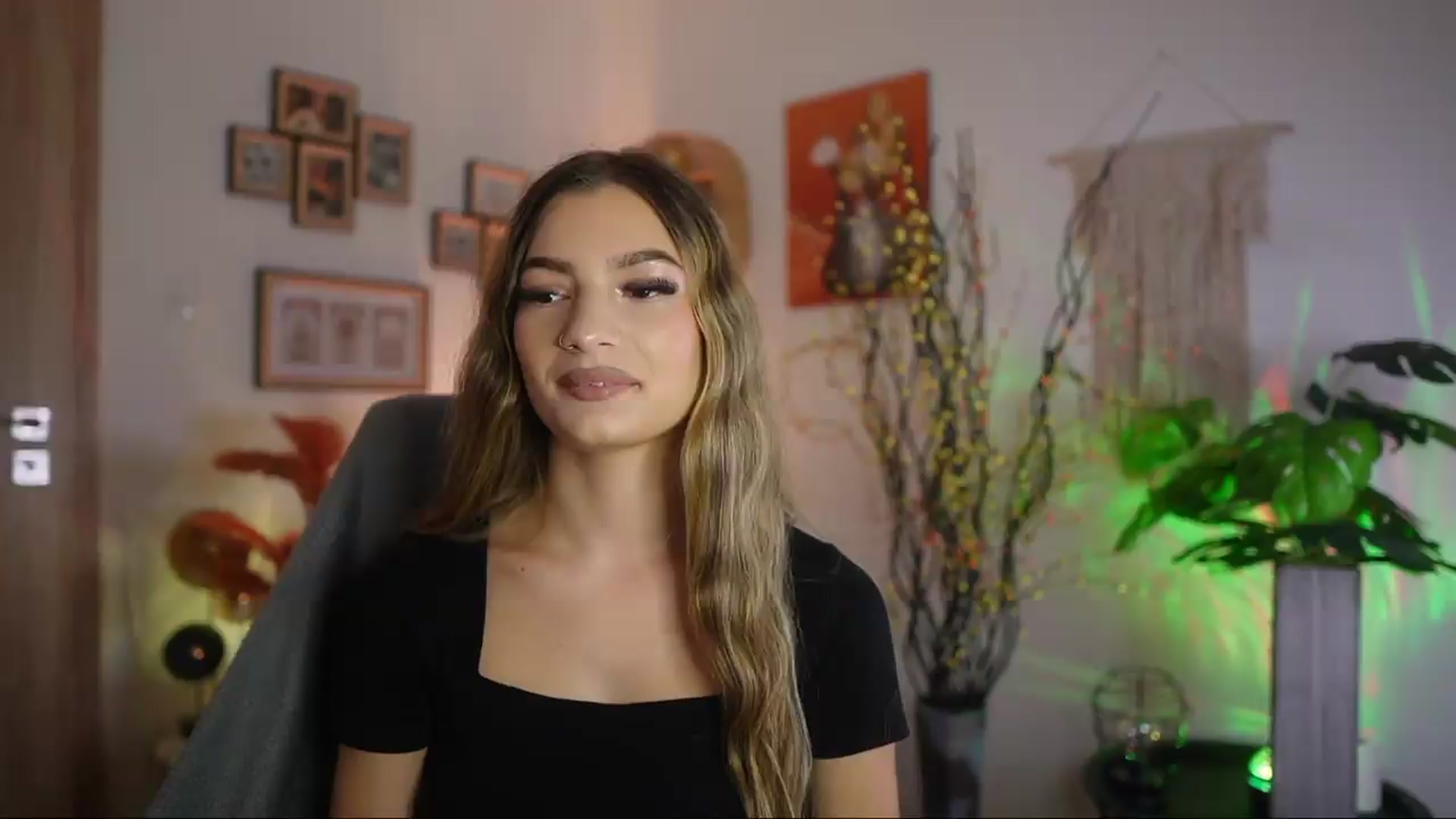 Gallery image thumbnail from Anna_Brie's myfreecams stream on, 09/24/2026, 14:44 image 10 of 20