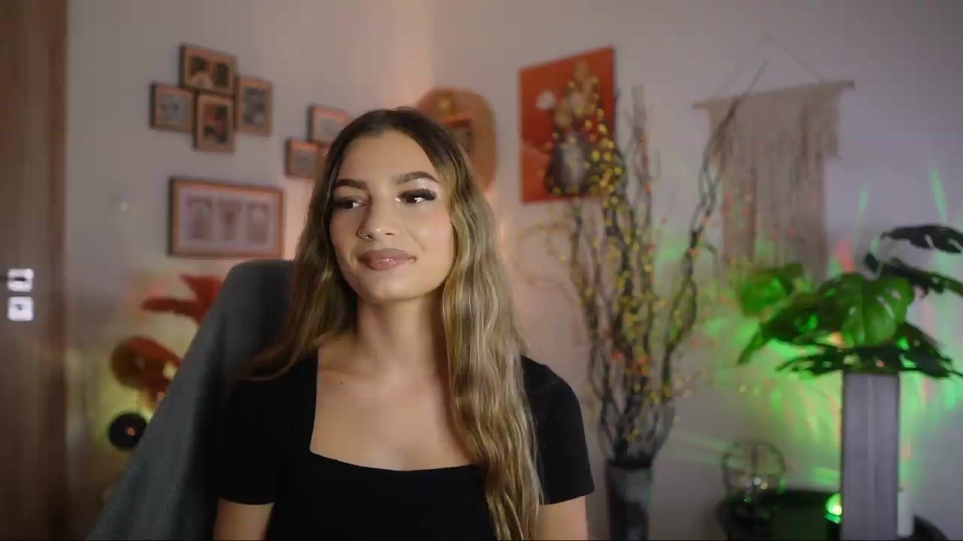 Gallery image thumbnail from Anna_Brie's myfreecams stream on, 09/24/2026, 14:44 image 18 of 20
