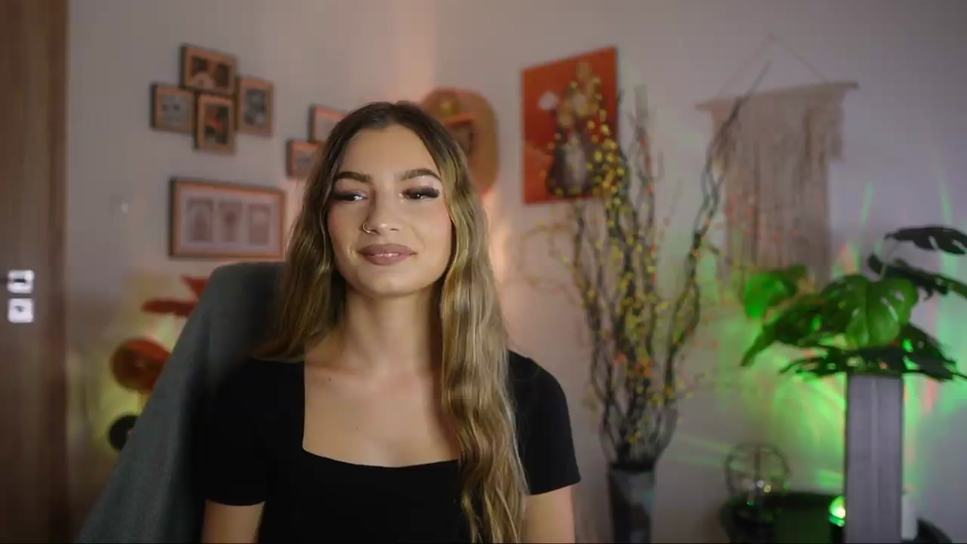 Gallery image thumbnail from Anna_Brie's myfreecams stream on, 09/24/2026, 14:44 image 12 of 20
