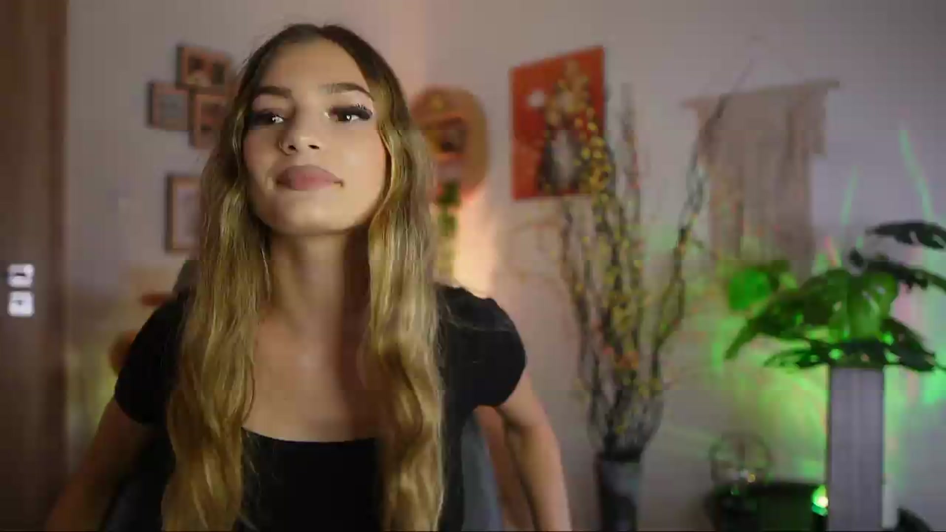 Gallery image thumbnail from Anna_Brie's myfreecams stream on, 09/24/2026, 14:44 image 4 of 20