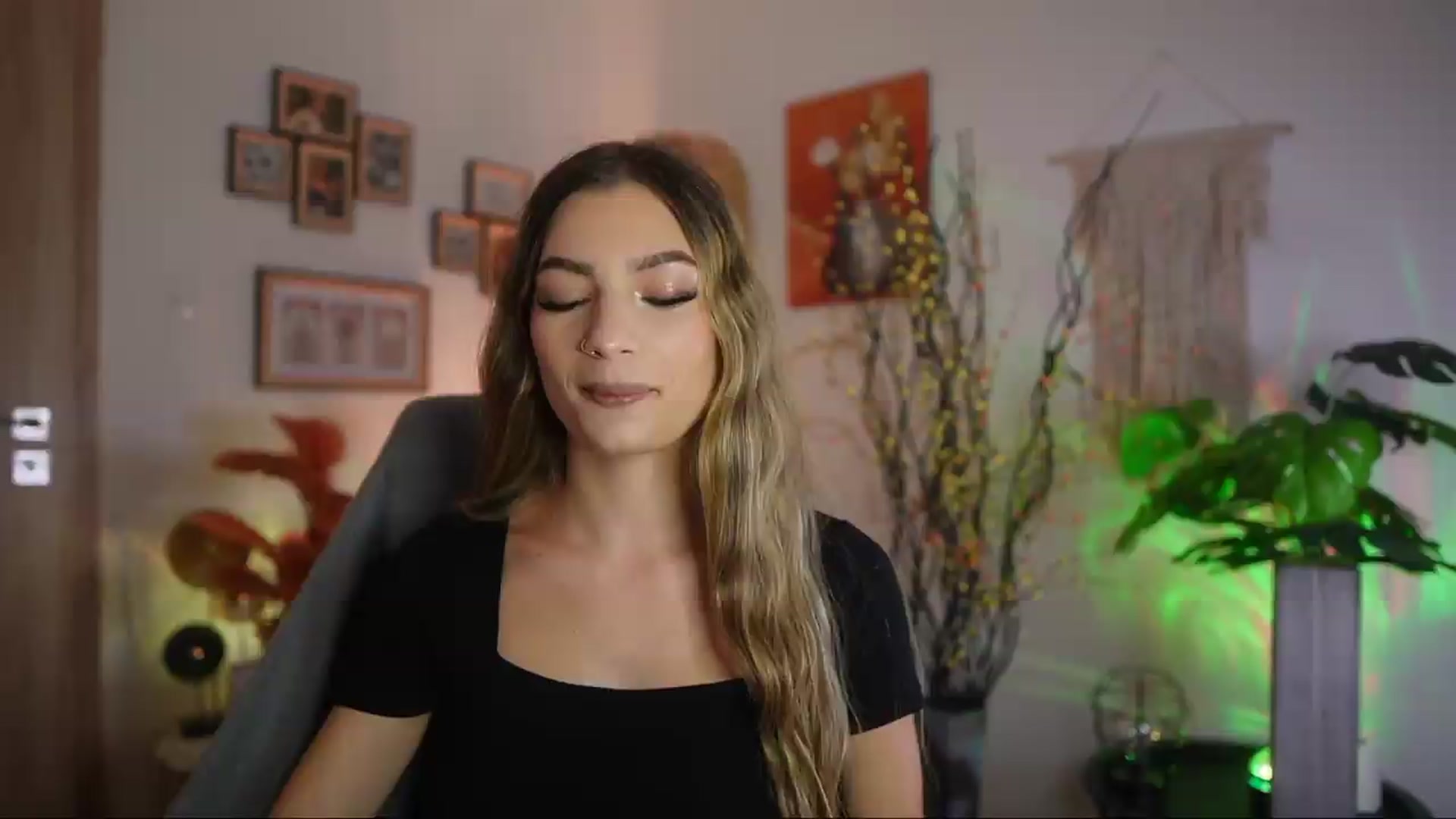 Gallery image thumbnail from Anna_Brie's myfreecams stream on, 09/24/2026, 14:44 image 8 of 20