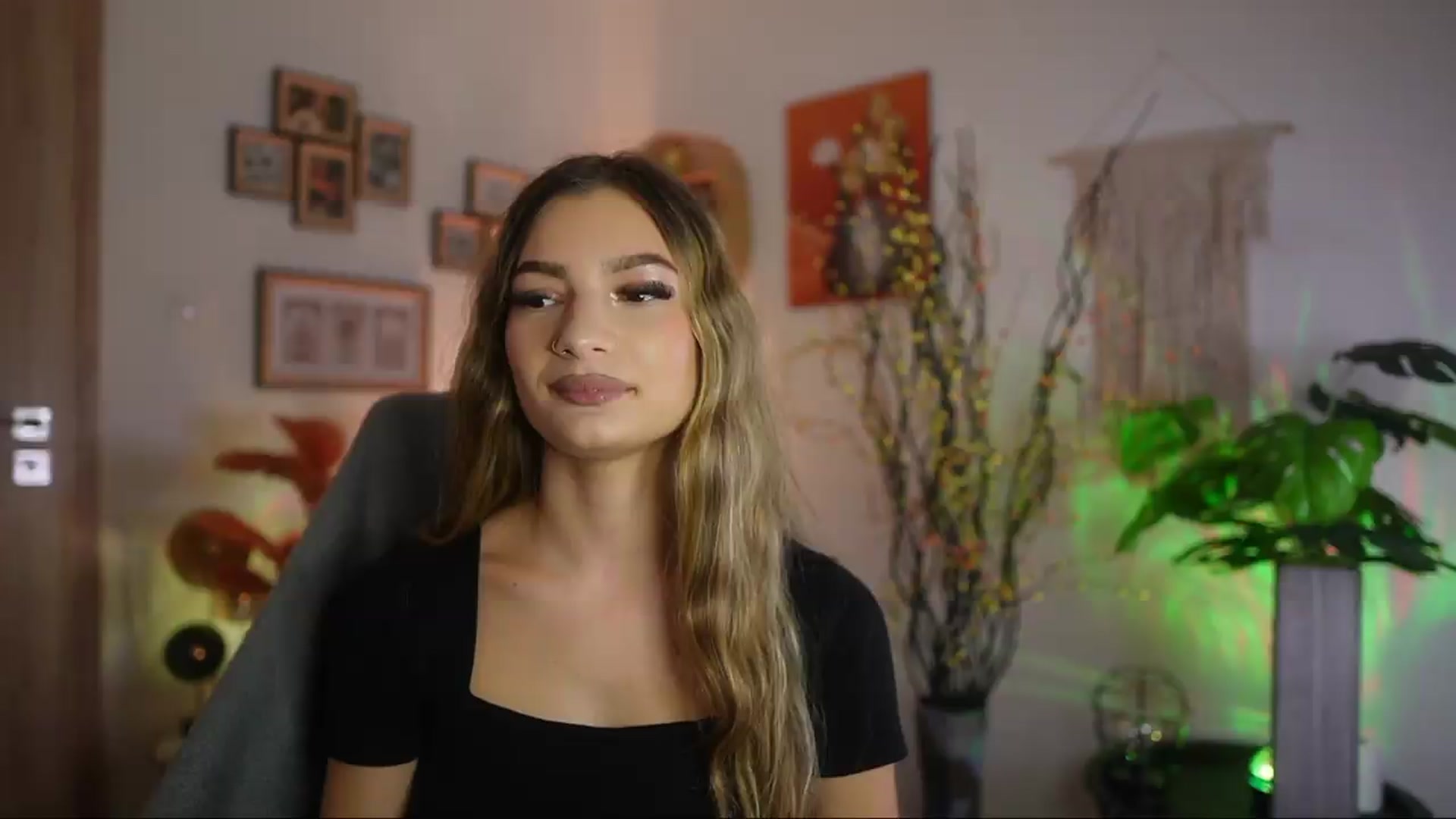 Gallery image thumbnail from Anna_Brie's myfreecams stream on, 09/24/2026, 14:44 image 2 of 20
