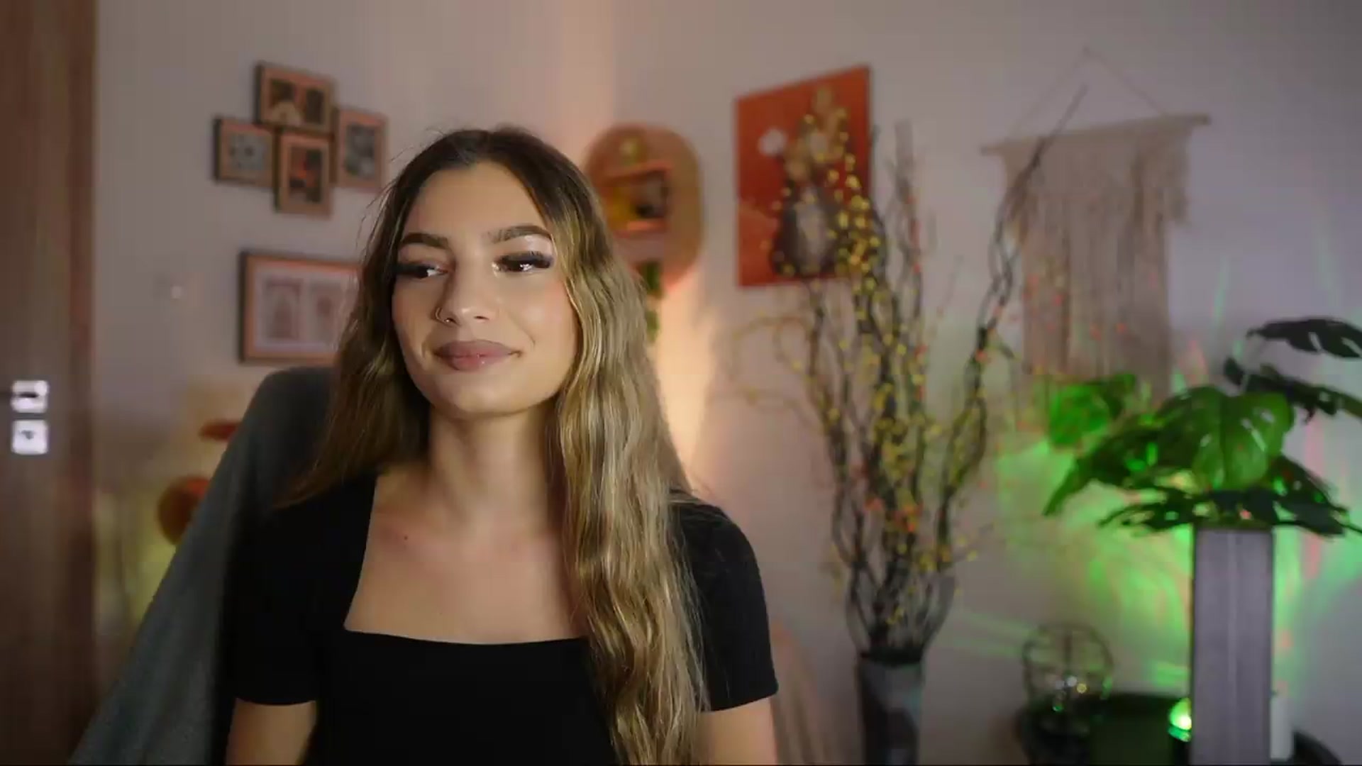 Gallery image thumbnail from Anna_Brie's myfreecams stream on, 09/24/2026, 15:49 image 8 of 20