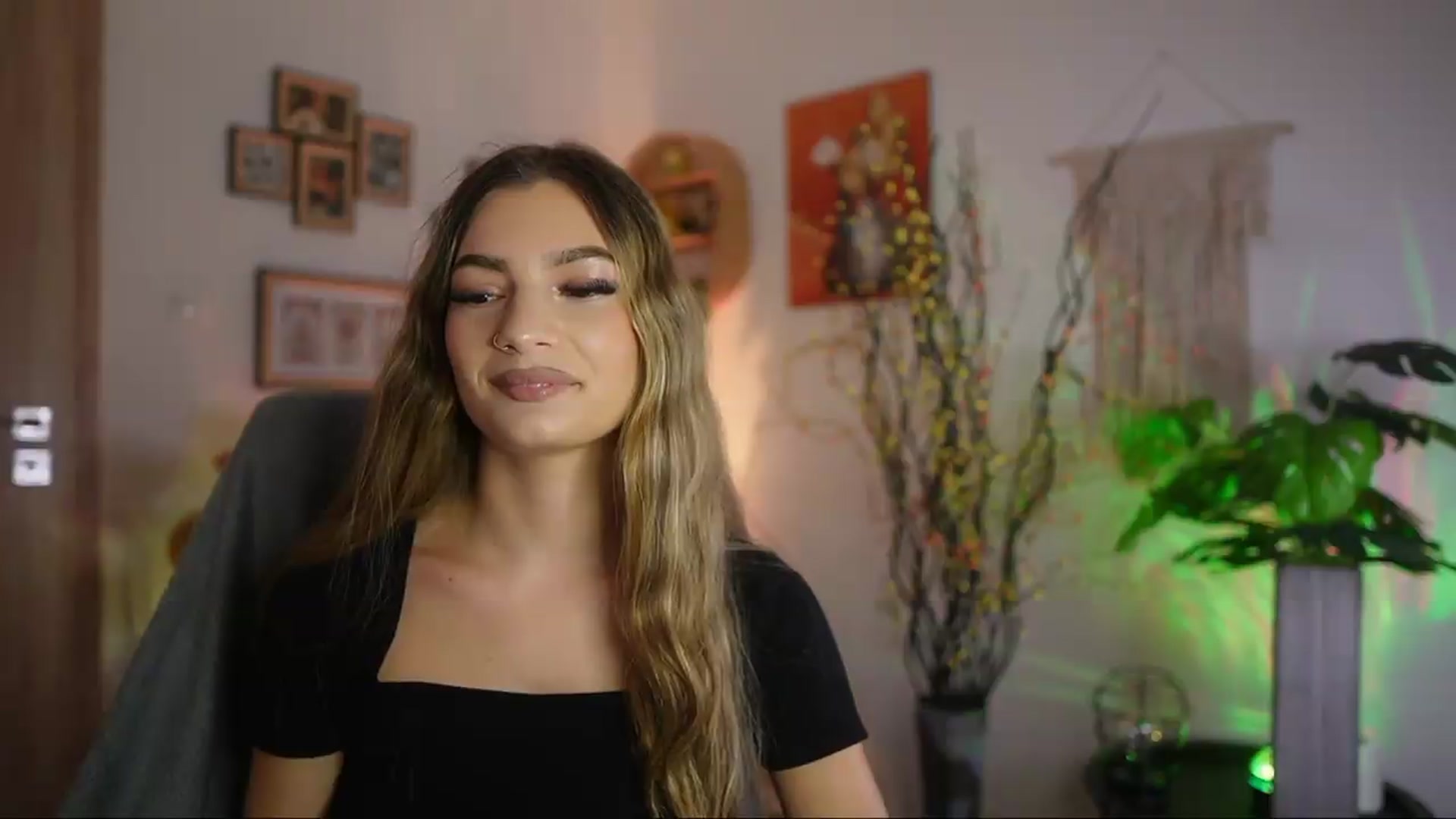 Gallery image thumbnail from Anna_Brie's myfreecams stream on, 09/24/2026, 15:49 image 15 of 20