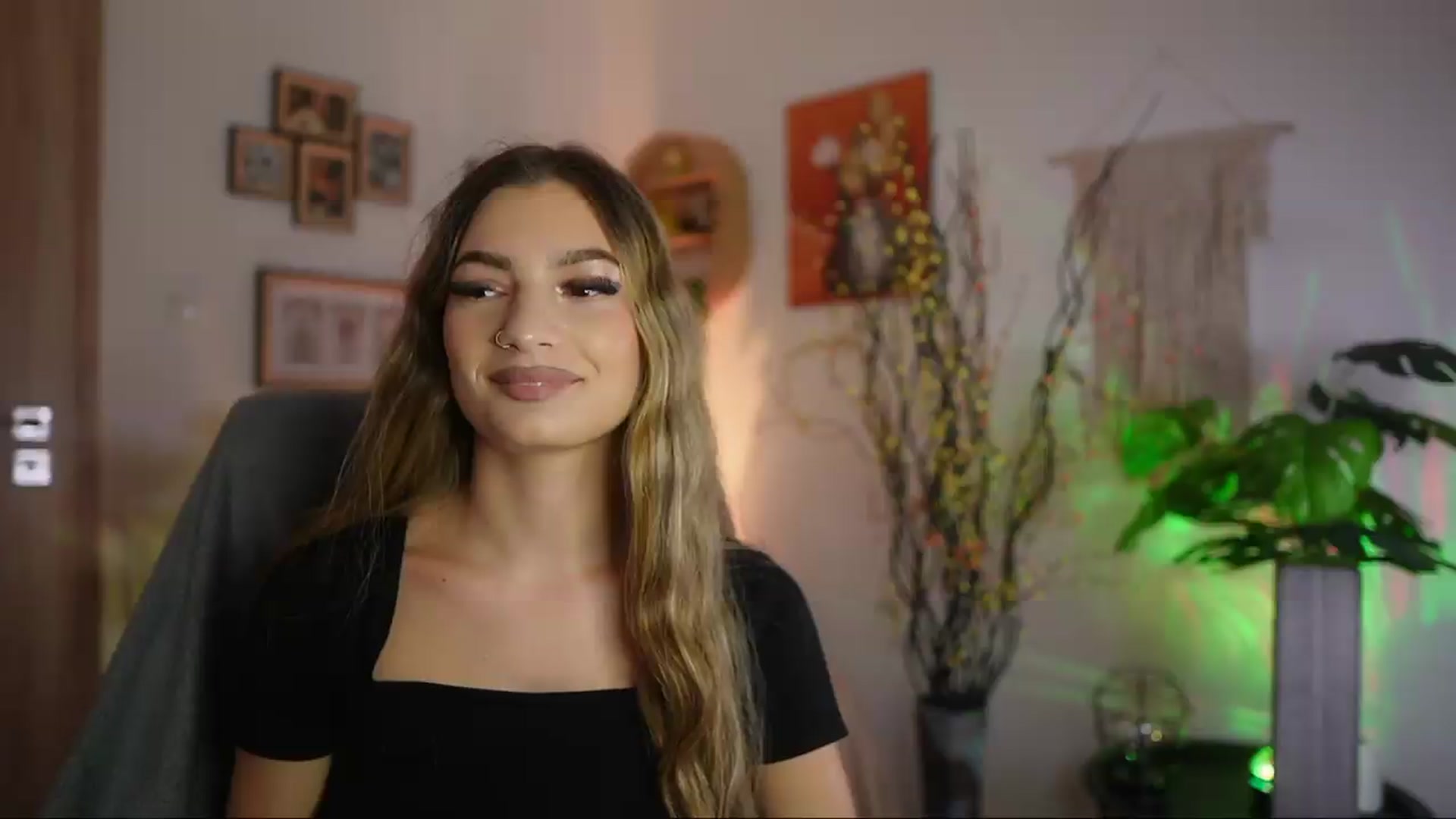 Gallery image thumbnail from Anna_Brie's myfreecams stream on, 09/24/2026, 15:49 image 13 of 20