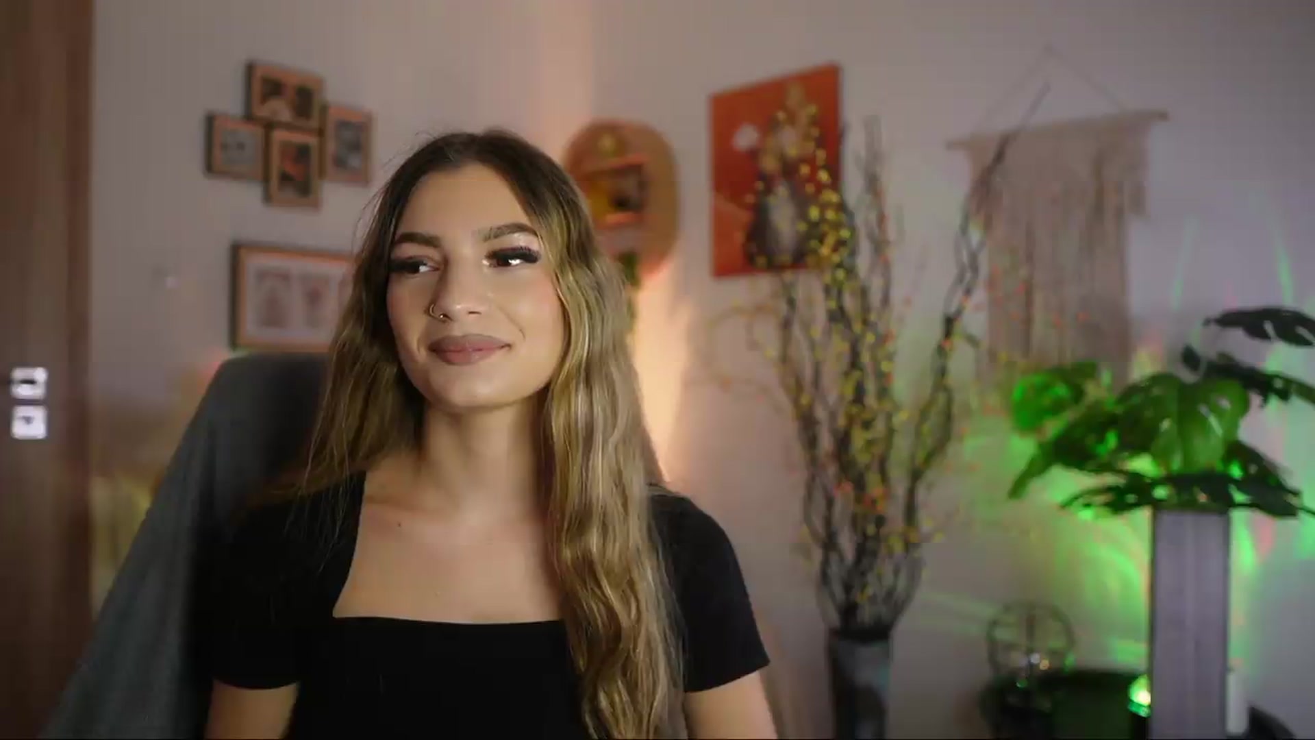 Gallery image thumbnail from Anna_Brie's myfreecams stream on, 09/24/2026, 15:49 image 14 of 20