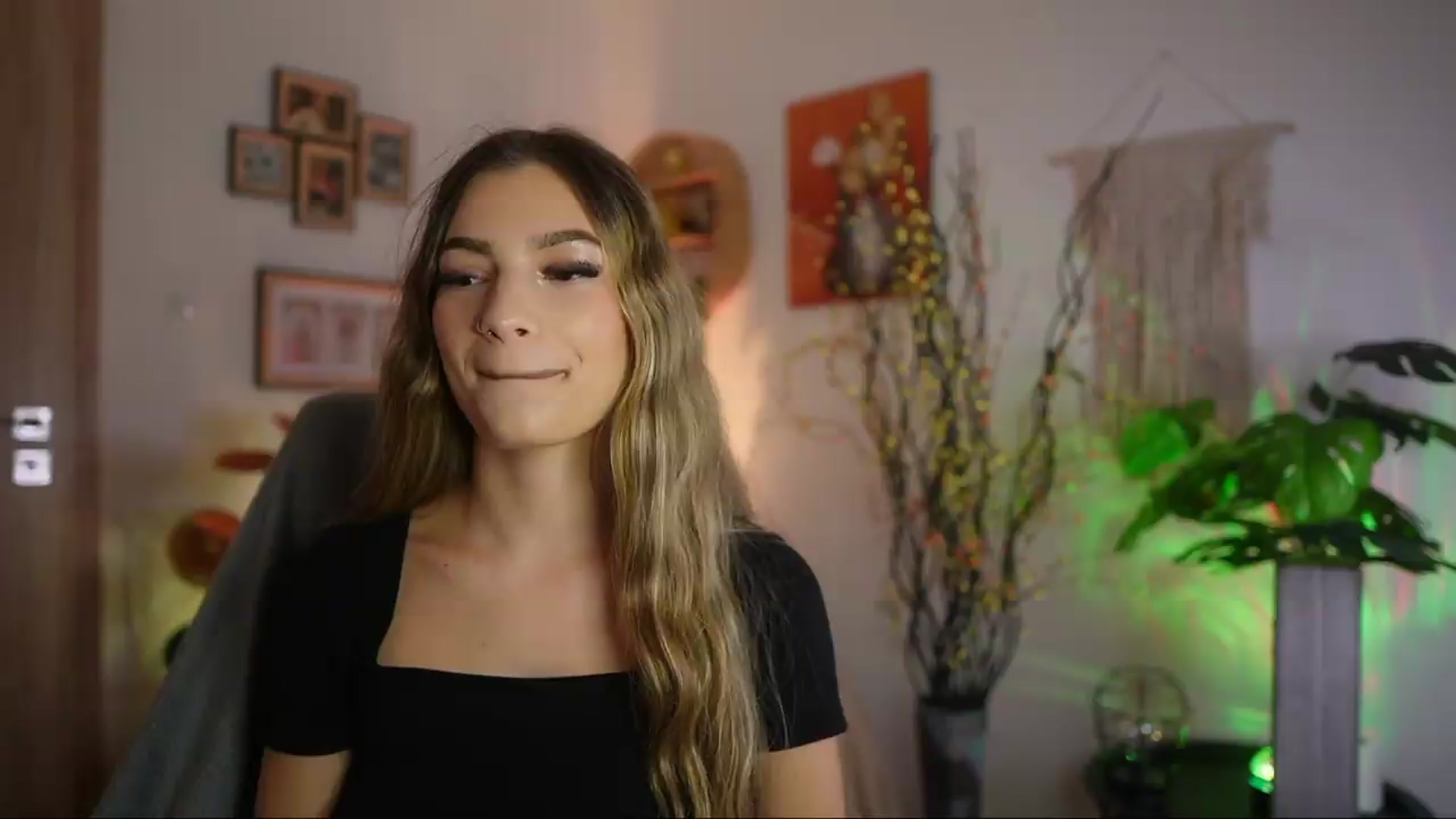 Gallery image thumbnail from Anna_Brie's myfreecams stream on, 09/24/2026, 15:49 image 3 of 20