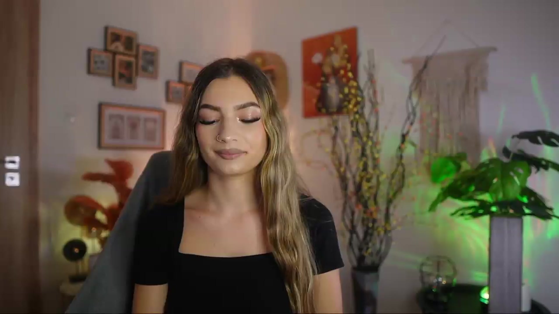 Gallery image thumbnail from Anna_Brie's myfreecams stream on, 09/24/2026, 15:49 image 17 of 20