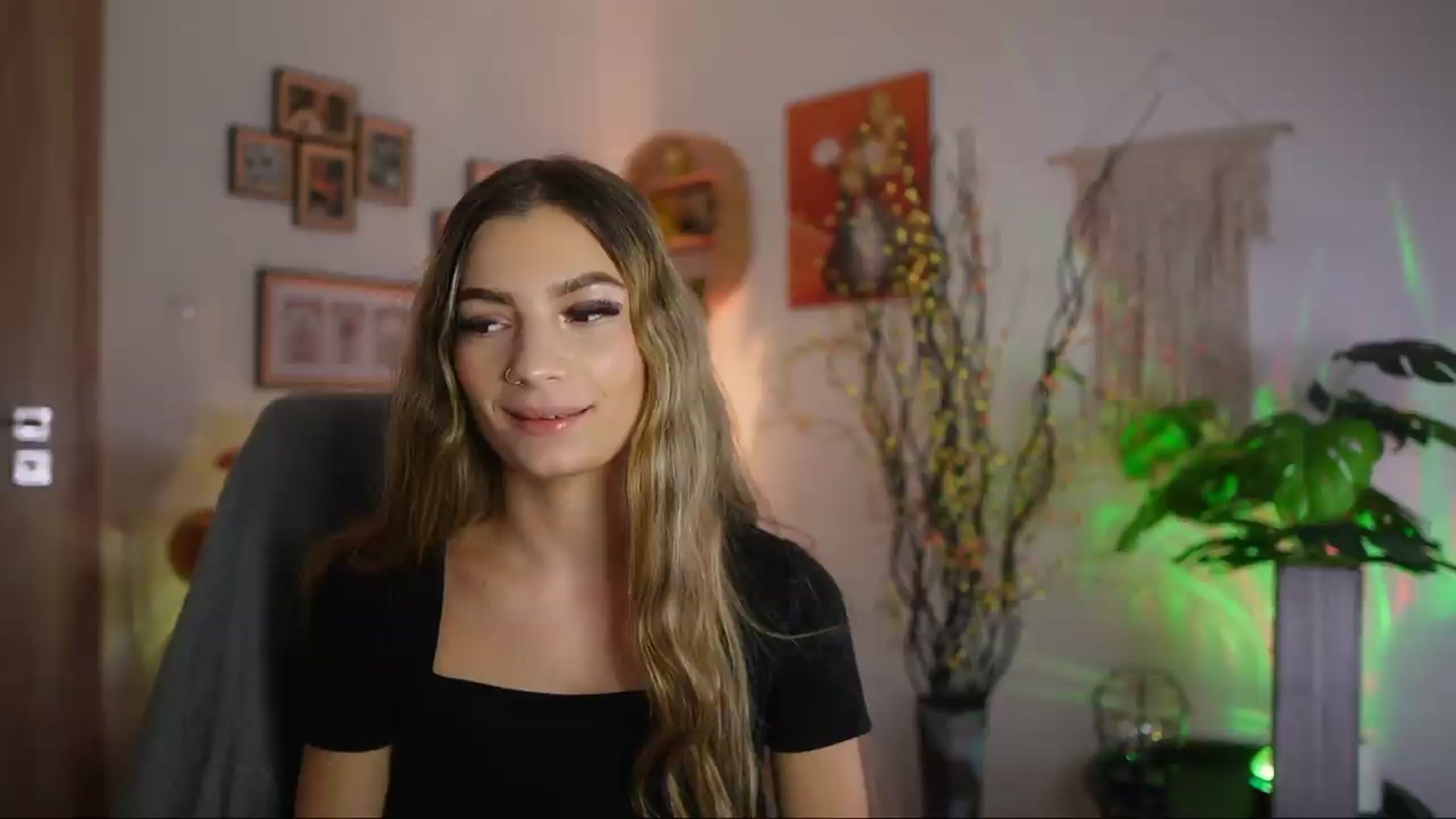 Gallery image thumbnail from Anna_Brie's myfreecams stream on, 09/24/2026, 18:08 image 14 of 20