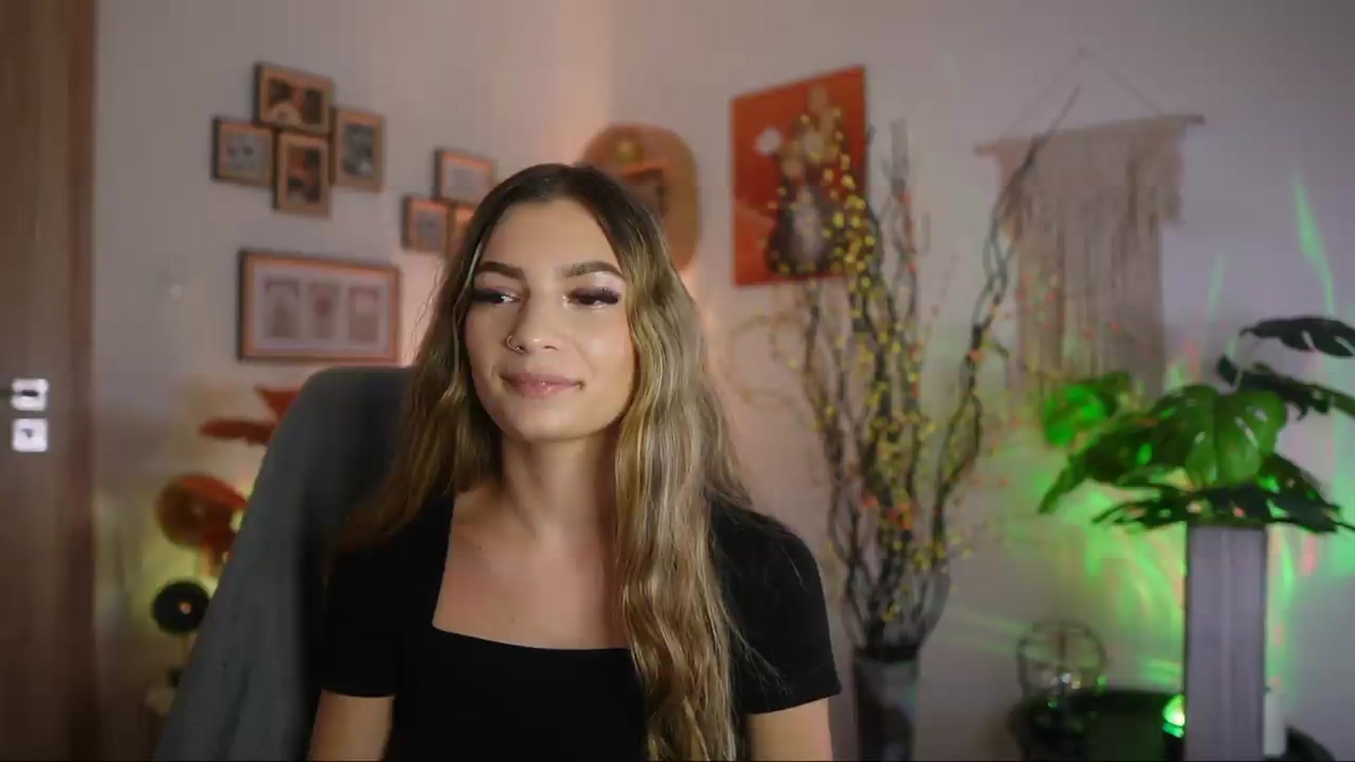 Gallery image thumbnail from Anna_Brie's myfreecams stream on, 09/24/2026, 18:08 image 18 of 20