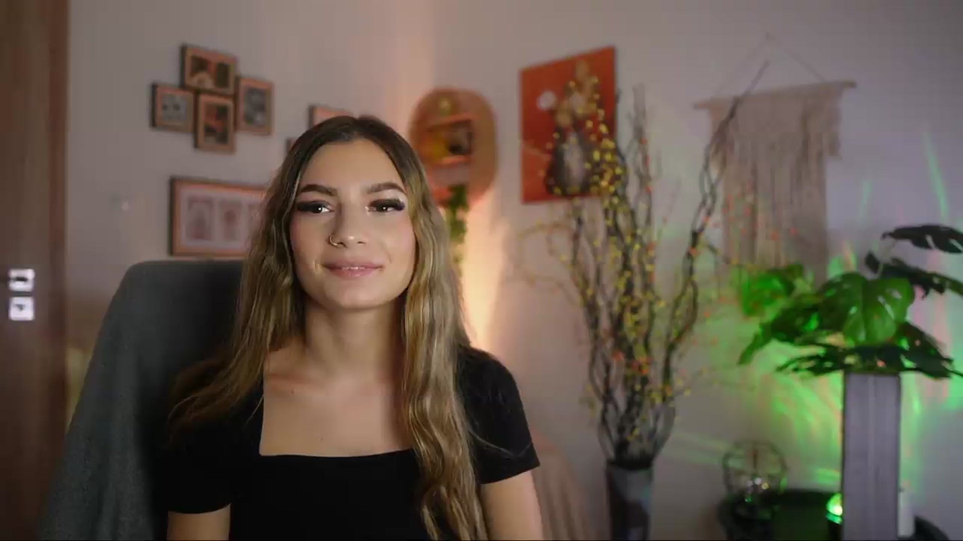 Gallery image thumbnail from Anna_Brie's myfreecams stream on, 09/24/2026, 18:08 image 15 of 20