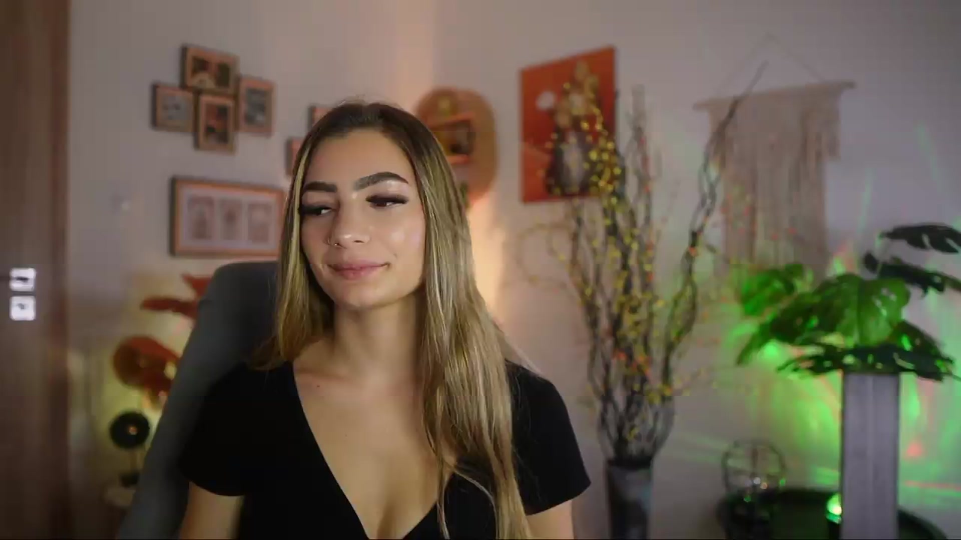 Gallery image thumbnail from Anna_Brie's myfreecams stream on, 09/26/2026, 15:03 image 3 of 20