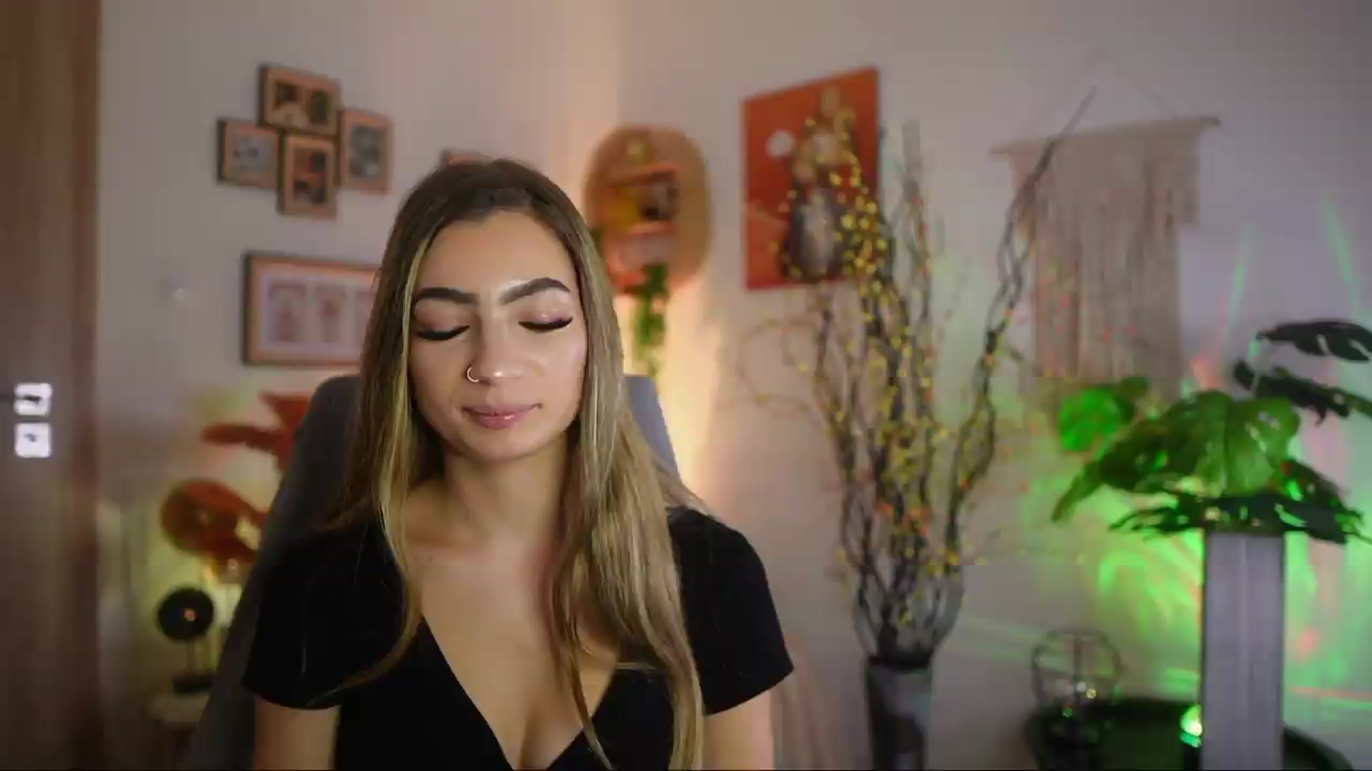 Gallery image thumbnail from Anna_Brie's myfreecams stream on, 09/26/2026, 15:03 image 14 of 20