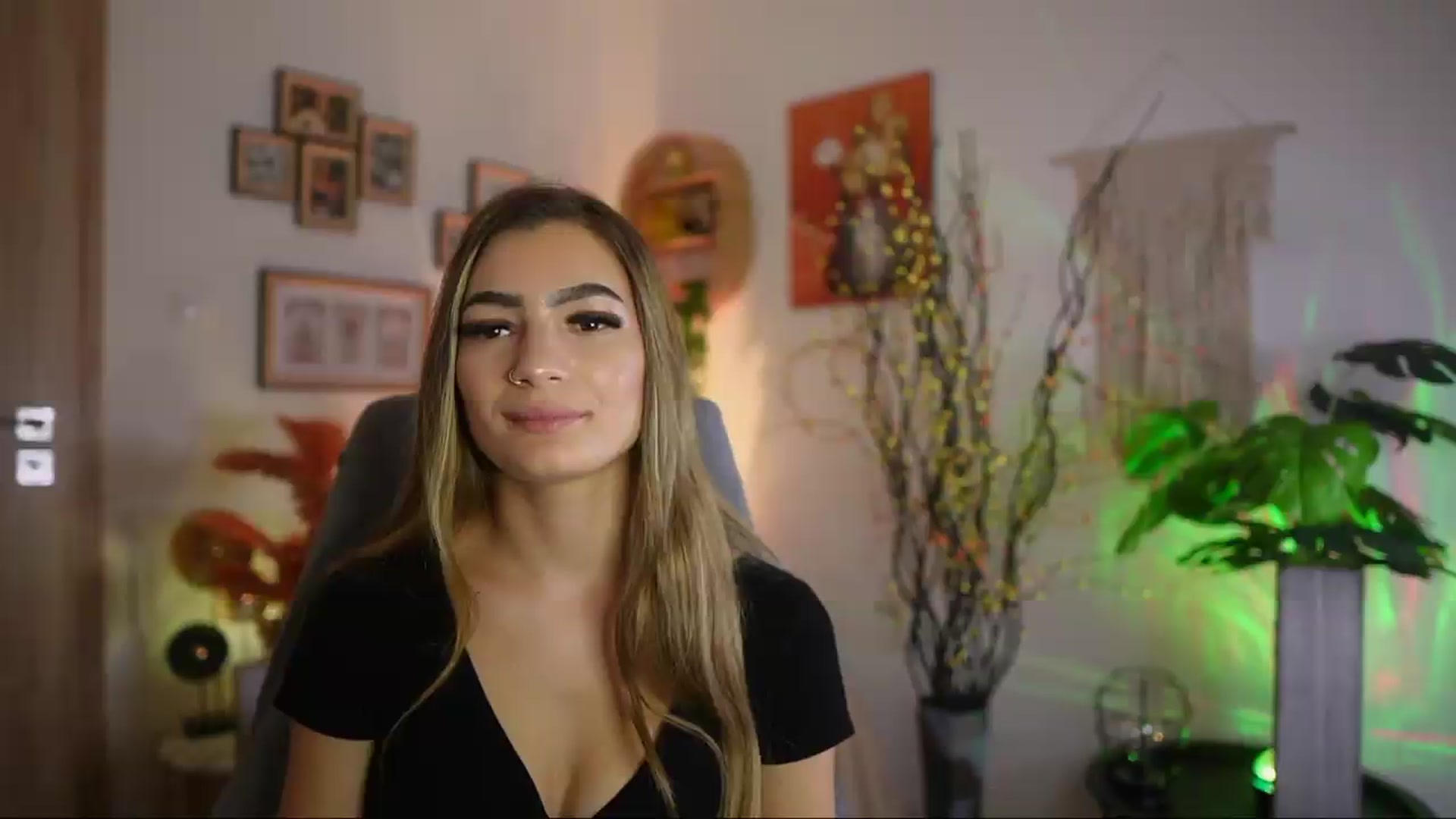 Gallery image thumbnail from Anna_Brie's myfreecams stream on, 09/26/2026, 15:03 image 18 of 20
