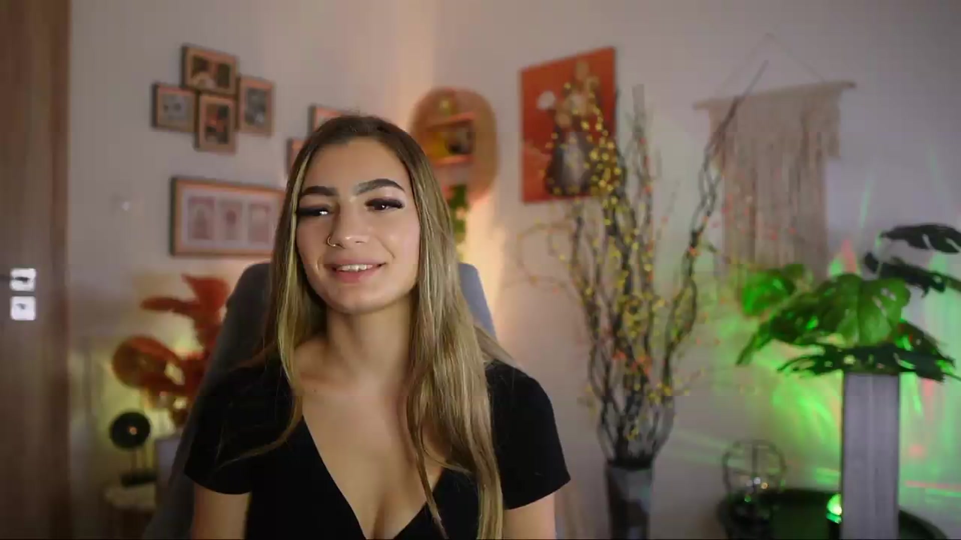Gallery image thumbnail from Anna_Brie's myfreecams stream on, 09/26/2026, 15:03 image 13 of 20