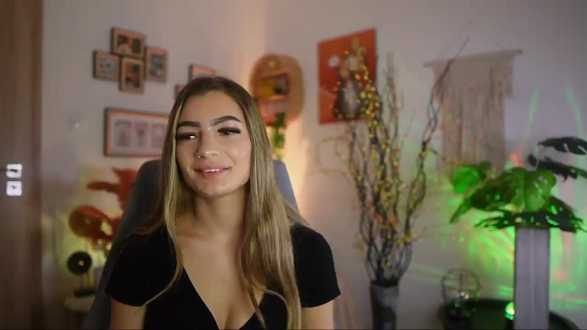 Gallery image thumbnail from Anna_Brie's myfreecams stream on, 09/26/2026, 15:03 image 19 of 20