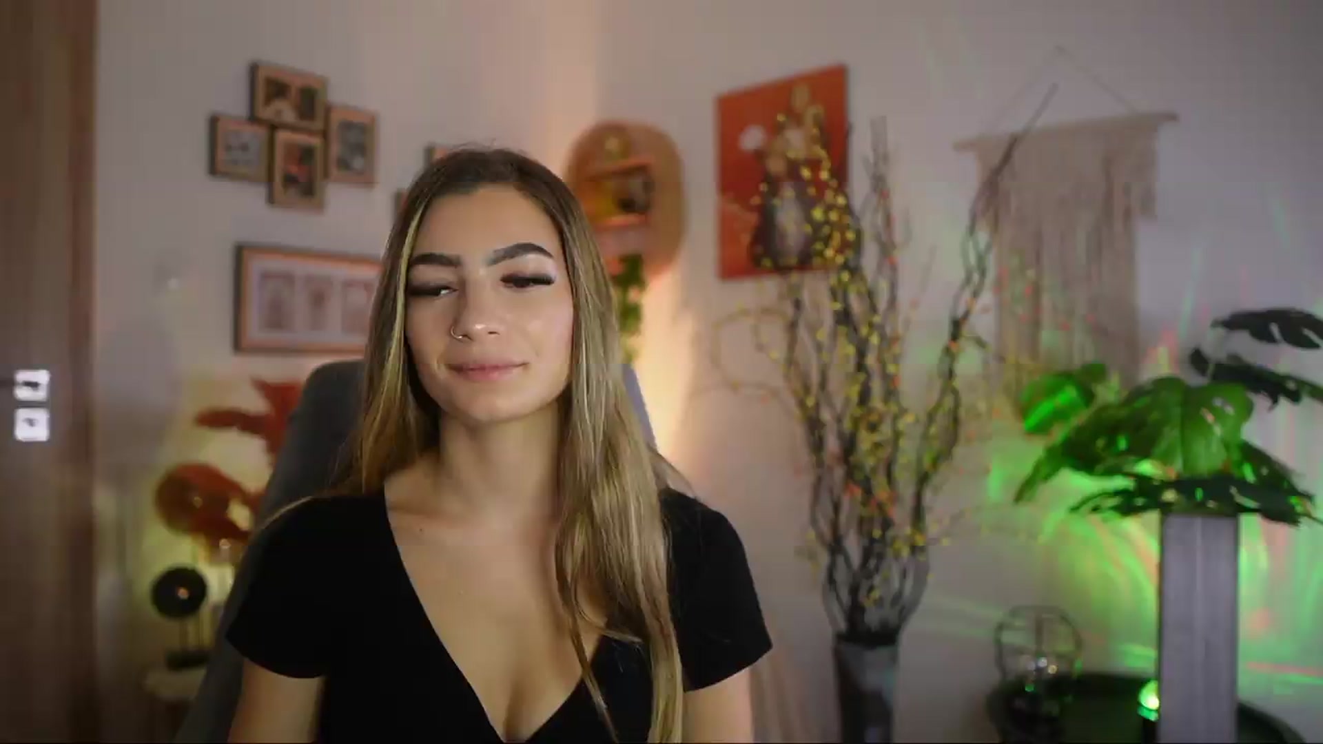 Gallery image thumbnail from Anna_Brie's myfreecams stream on, 09/26/2026, 15:03 image 12 of 20