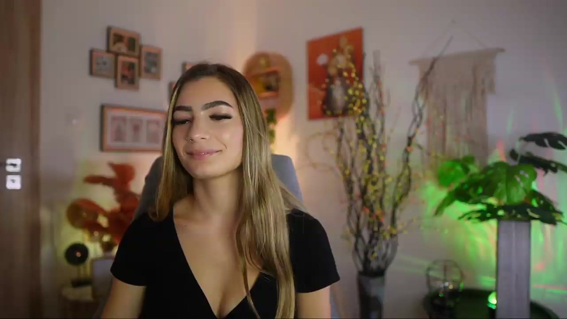 Gallery image thumbnail from Anna_Brie's myfreecams stream on, 09/26/2026, 15:03 image 8 of 20