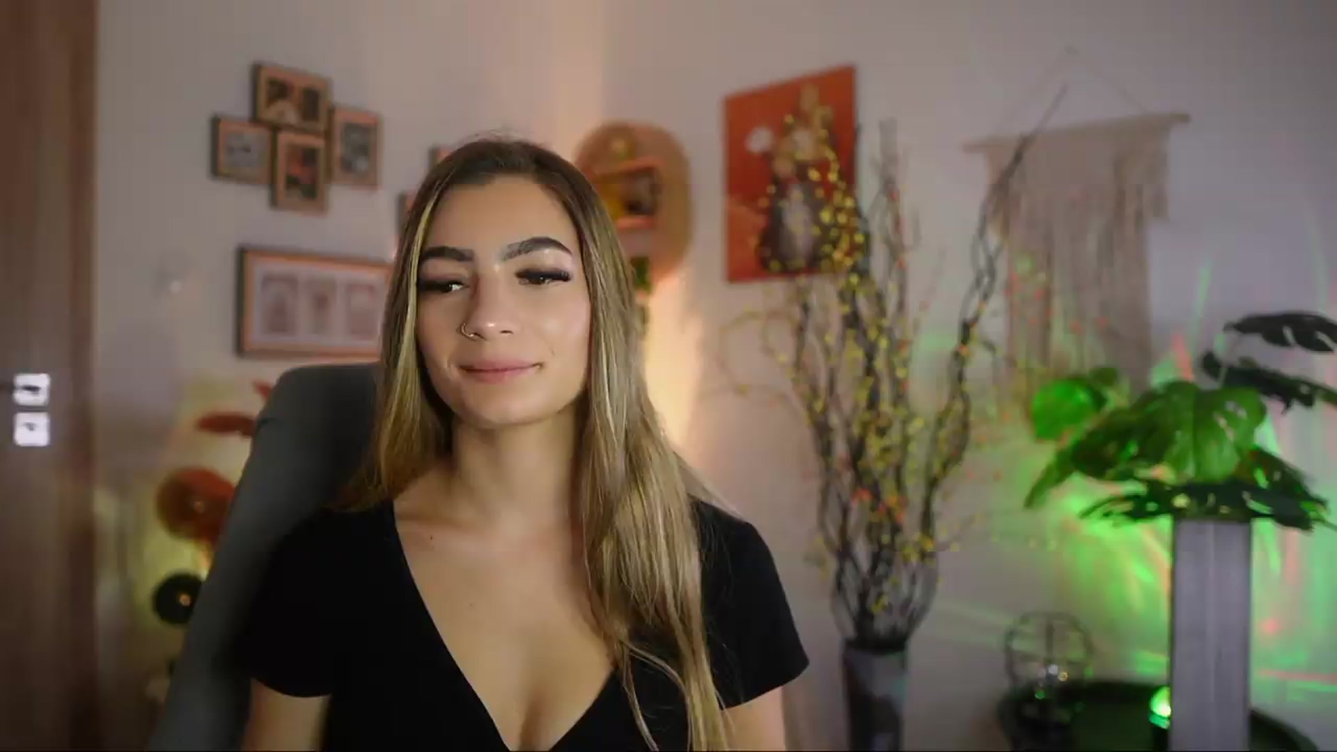 Gallery image thumbnail from Anna_Brie's myfreecams stream on, 09/26/2026, 15:03 image 1 of 20