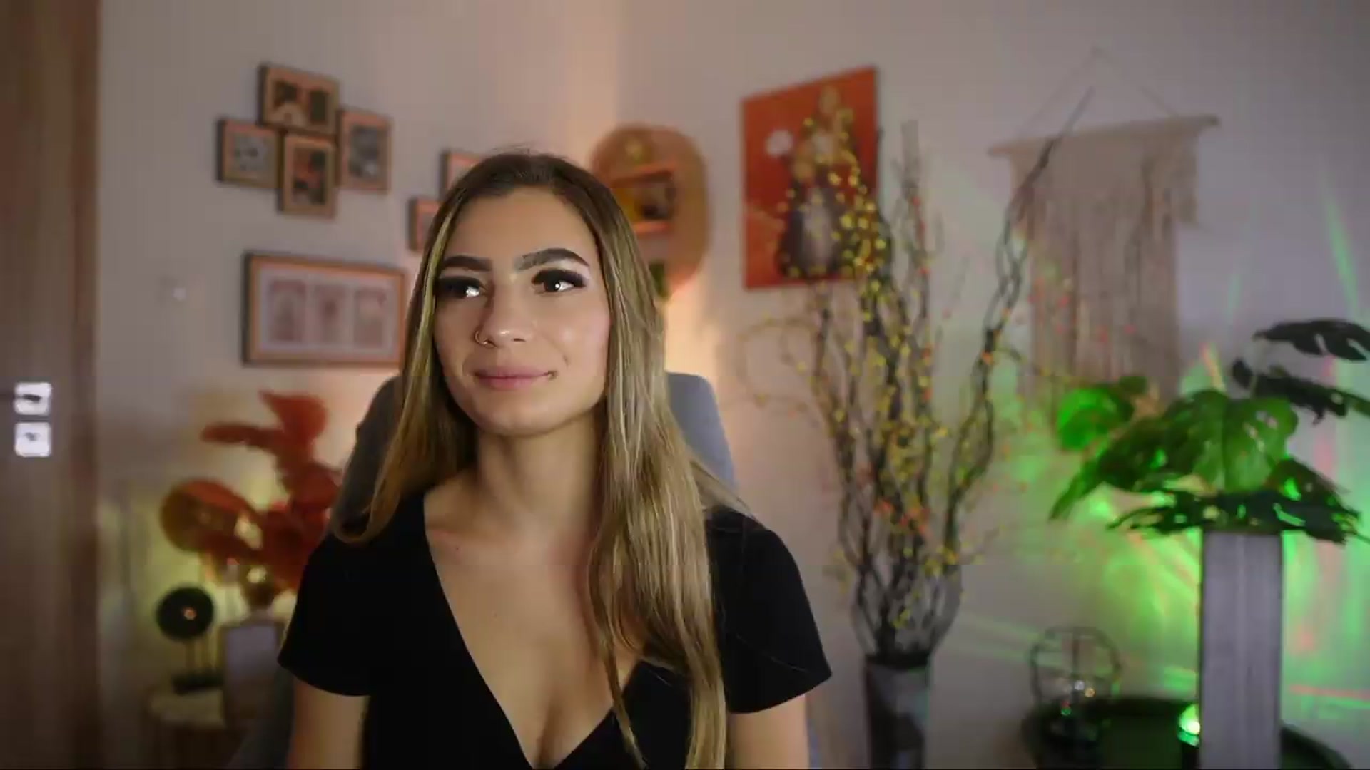 Gallery image thumbnail from Anna_Brie's myfreecams stream on, 09/26/2026, 15:03 image 9 of 20