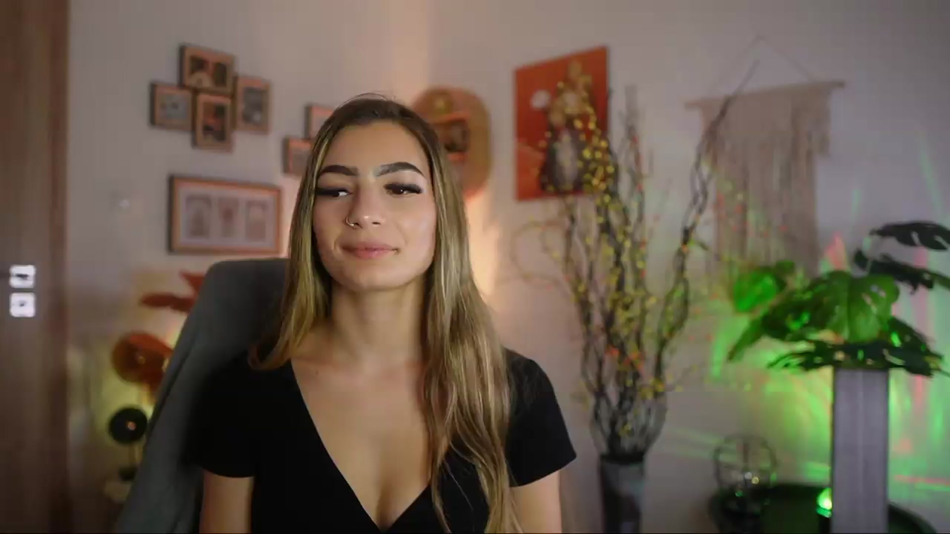 Gallery image thumbnail from Anna_Brie's myfreecams stream on, 09/26/2026, 16:12 image 8 of 20