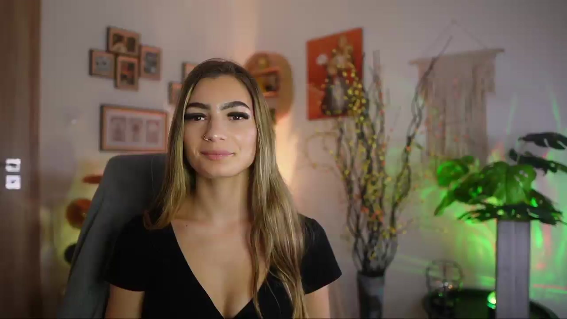 Gallery image thumbnail from Anna_Brie's myfreecams stream on, 09/26/2026, 16:12 image 10 of 20