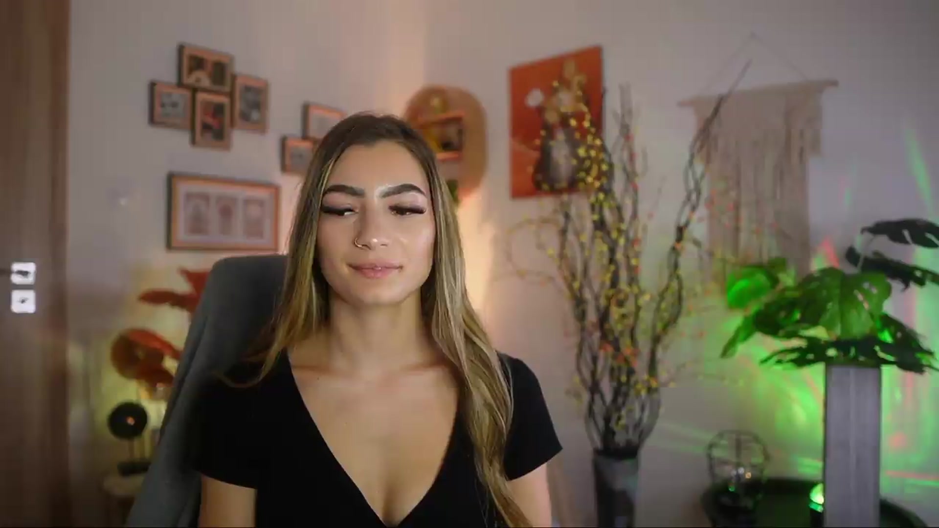 Gallery image thumbnail from Anna_Brie's myfreecams stream on, 09/26/2026, 16:12 image 14 of 20