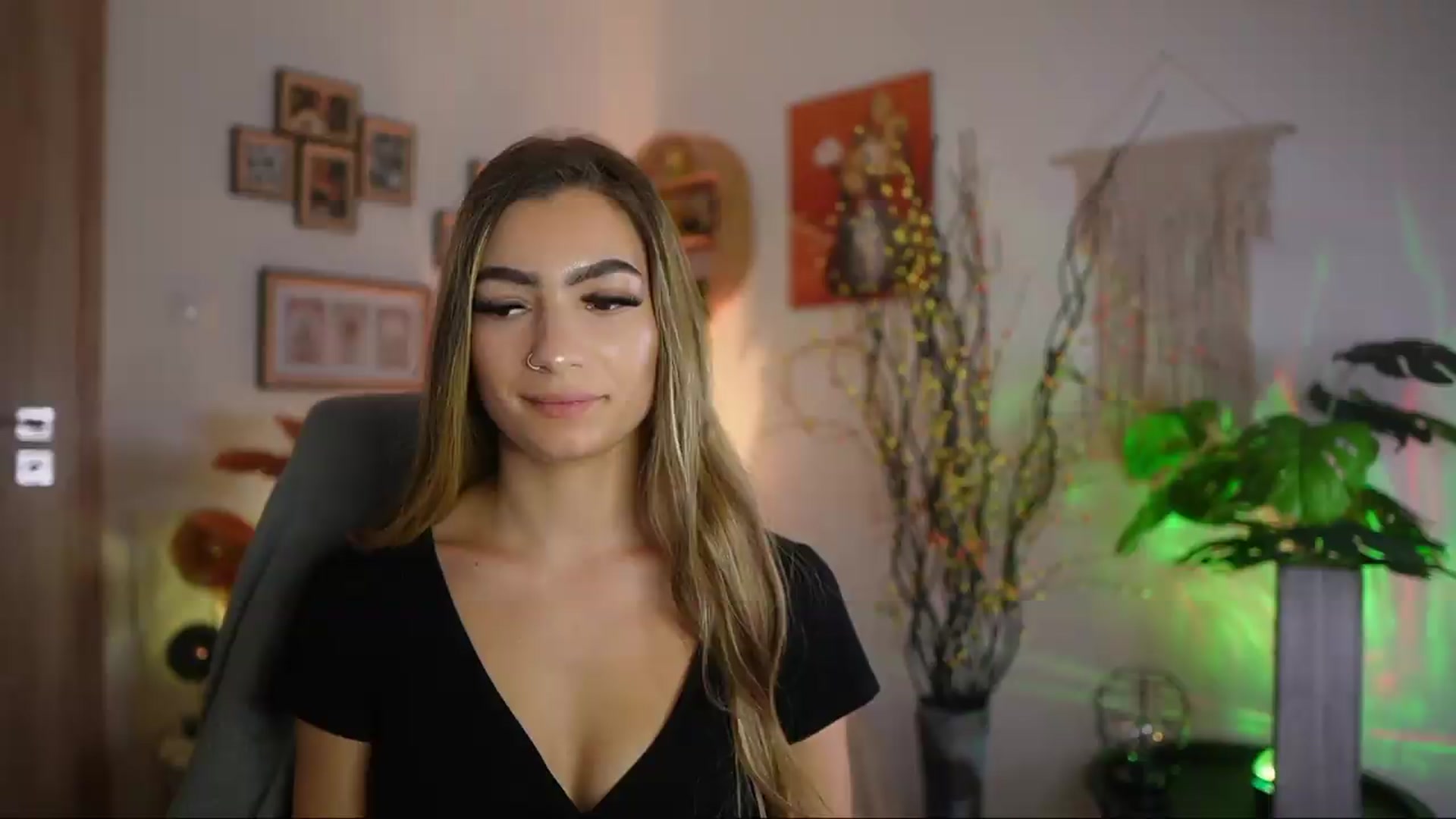 Gallery image thumbnail from Anna_Brie's myfreecams stream on, 09/26/2026, 16:12 image 3 of 20