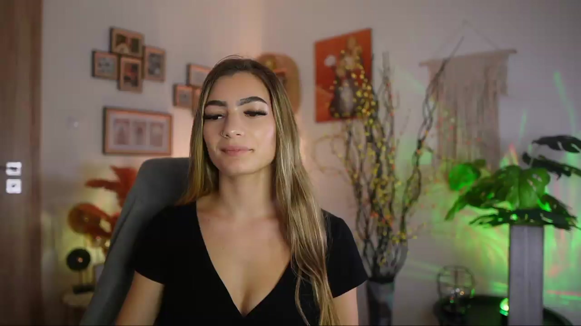 Gallery image thumbnail from Anna_Brie's myfreecams stream on, 09/26/2026, 16:12 image 4 of 20