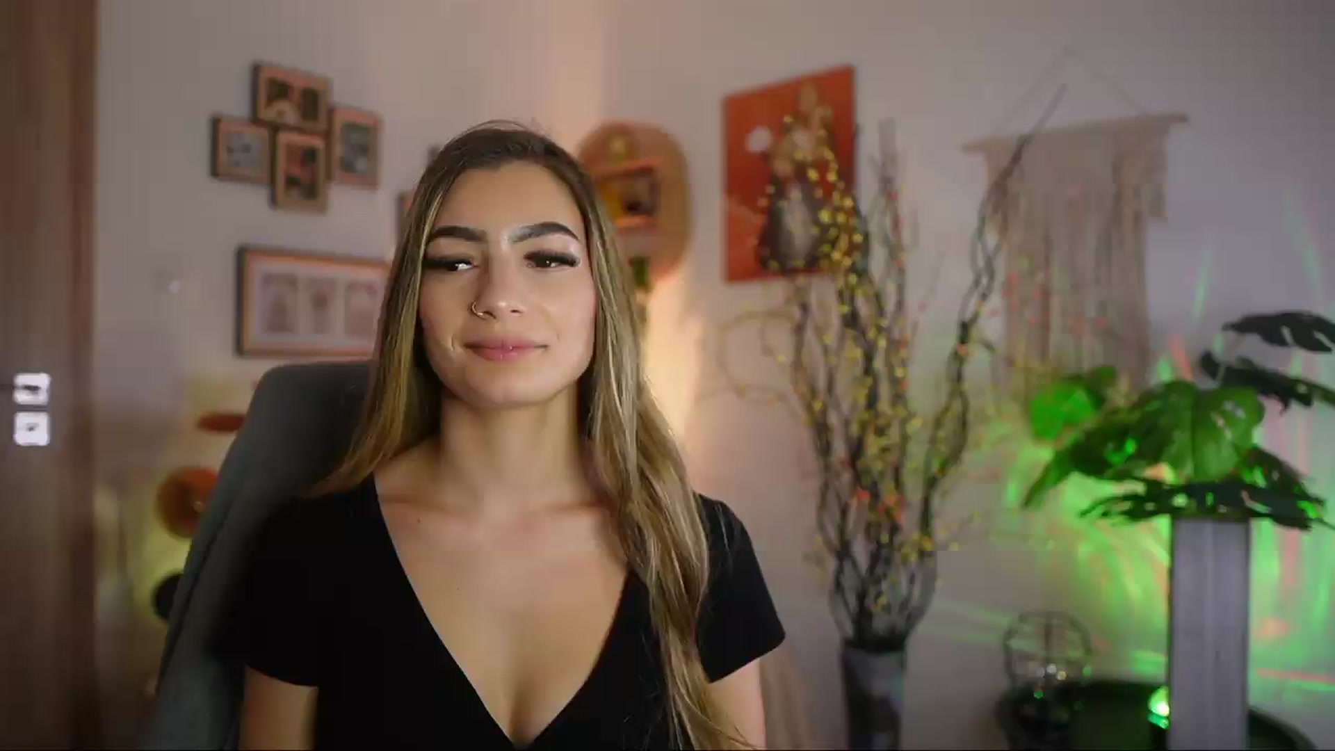 Gallery image thumbnail from Anna_Brie's myfreecams stream on, 09/26/2026, 16:12 image 2 of 20