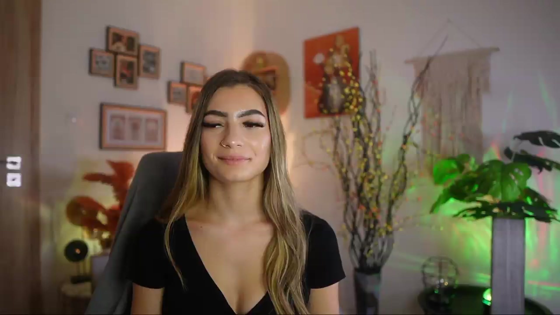 Gallery image thumbnail from Anna_Brie's myfreecams stream on, 09/26/2026, 16:12 image 20 of 20