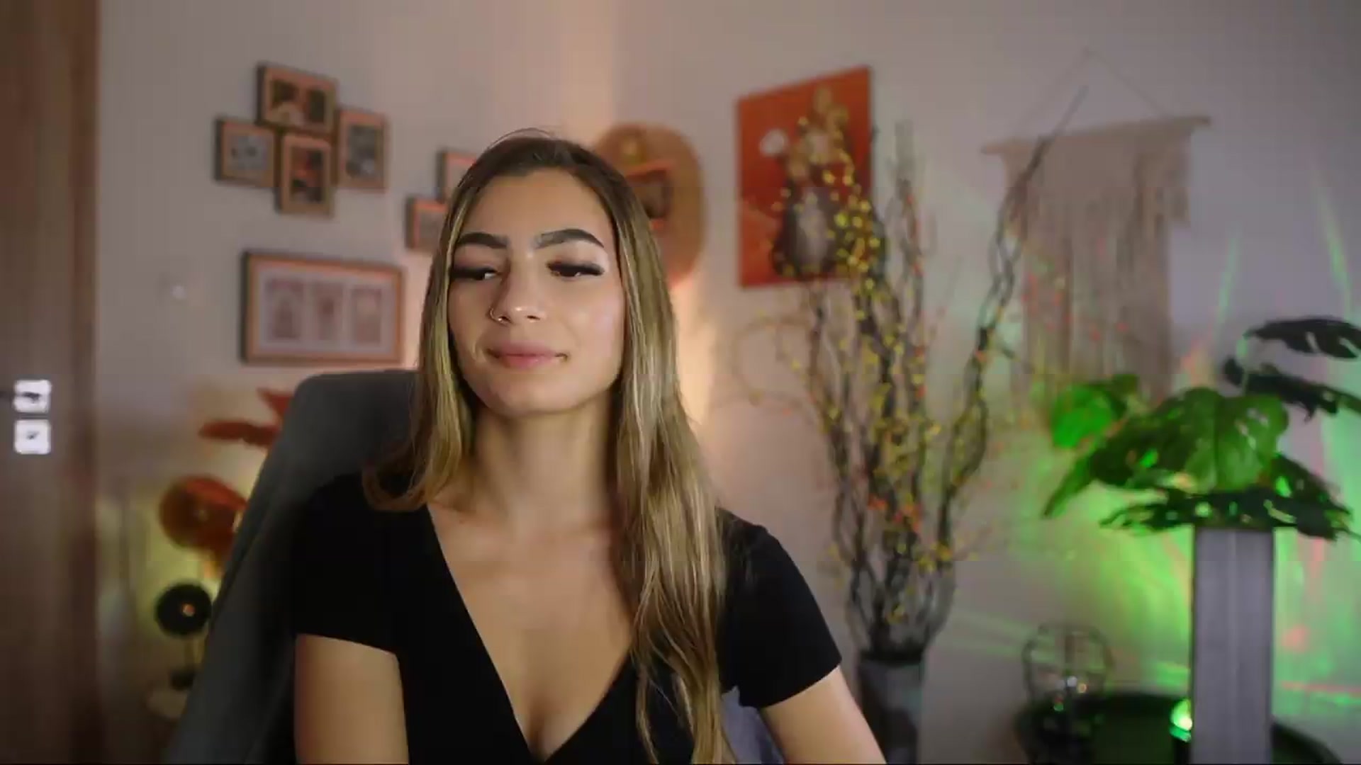 Gallery image thumbnail from Anna_Brie's myfreecams stream on, 09/26/2026, 16:12 image 7 of 20