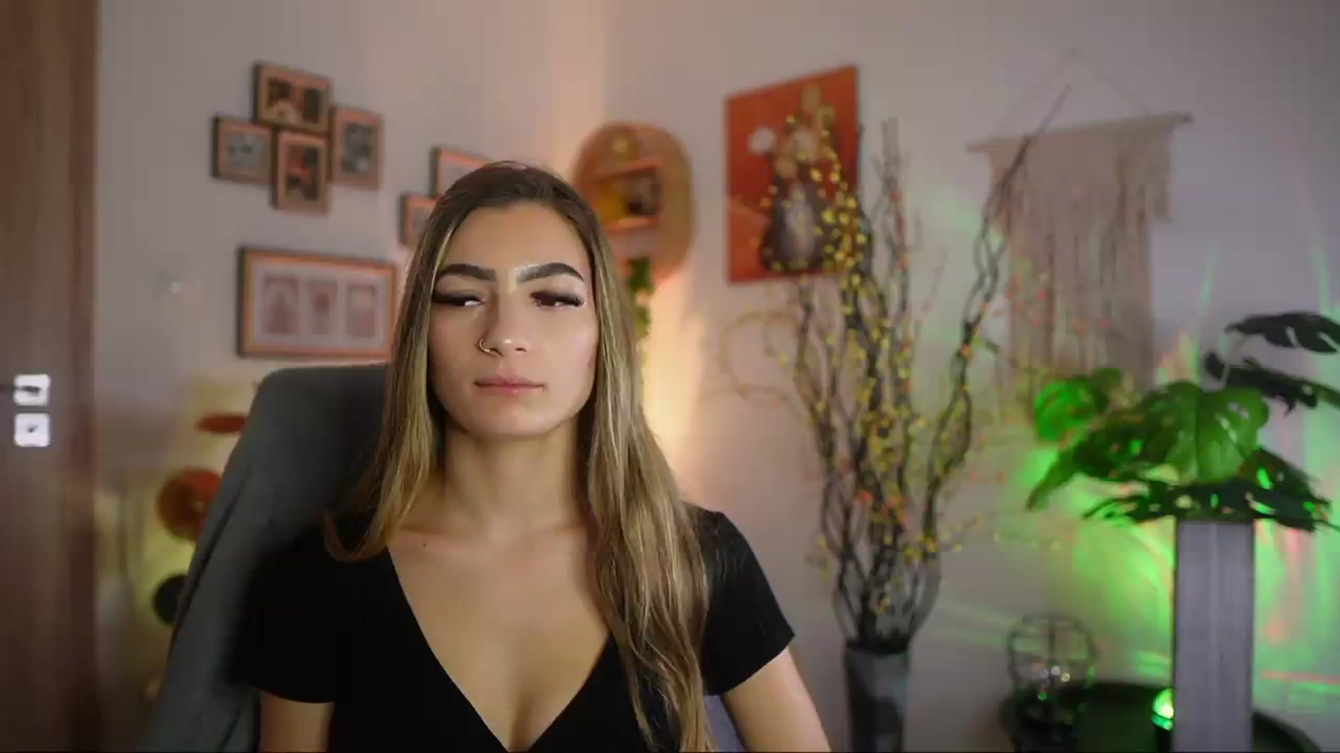 Gallery image thumbnail from Anna_Brie's myfreecams stream on, 09/26/2026, 16:12 image 11 of 20
