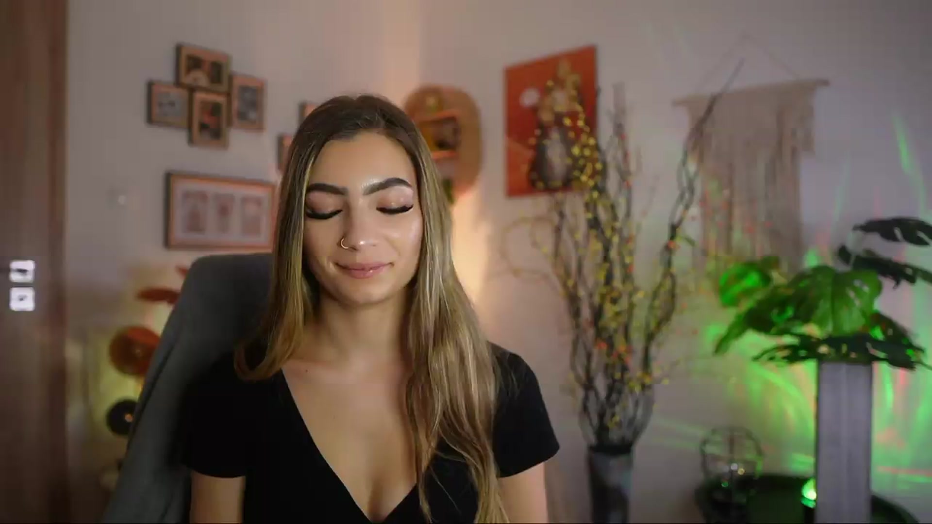 Gallery image thumbnail from Anna_Brie's myfreecams stream on, 09/26/2026, 16:12 image 9 of 20