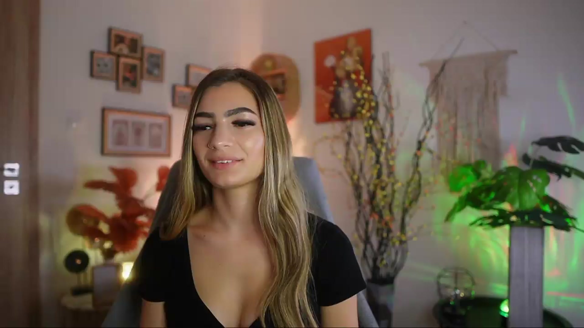 Gallery image thumbnail from Anna_Brie's myfreecams stream on, 09/26/2026, 17:47 image 1 of 20