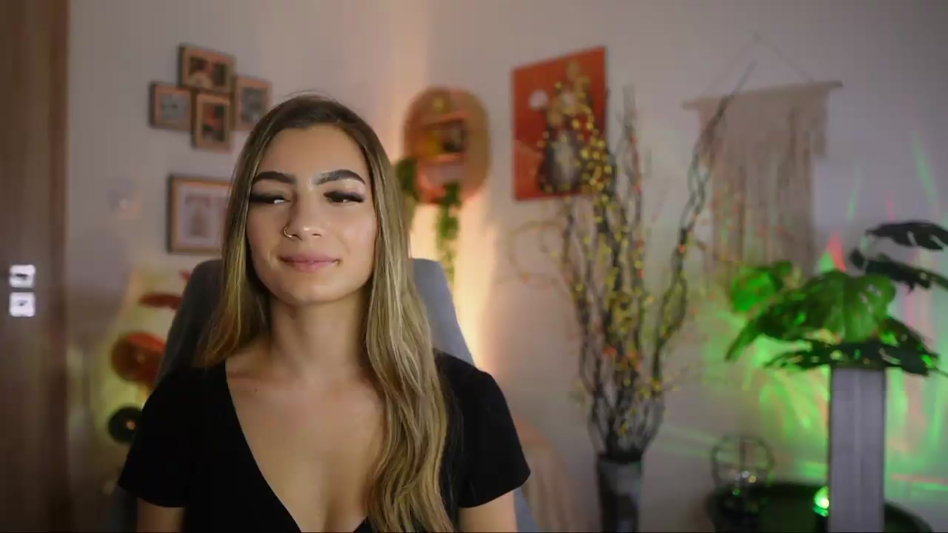 Gallery image thumbnail from Anna_Brie's myfreecams stream on, 09/26/2026, 17:47 image 17 of 20