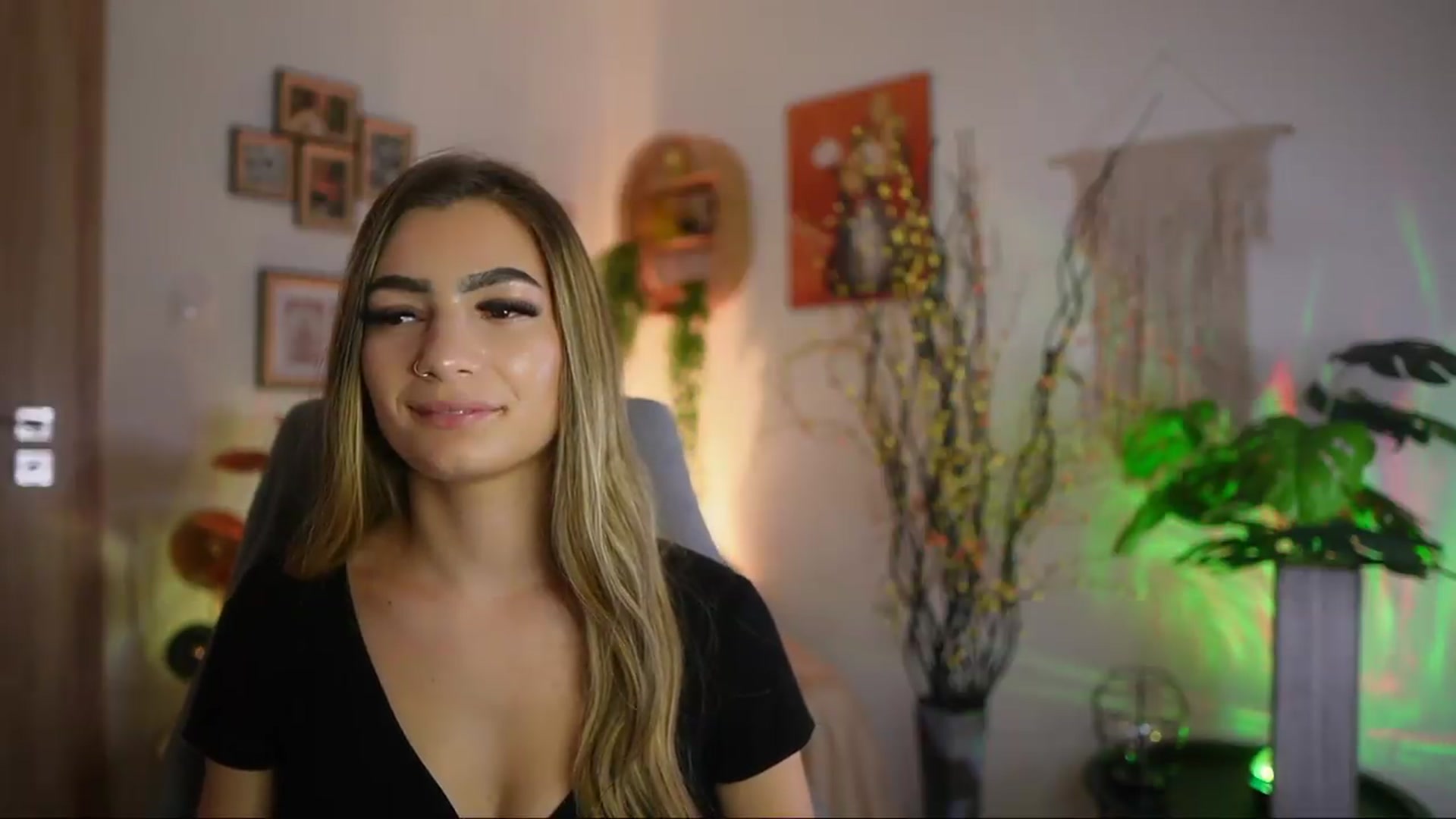 Gallery image thumbnail from Anna_Brie's myfreecams stream on, 09/26/2026, 17:47 image 20 of 20