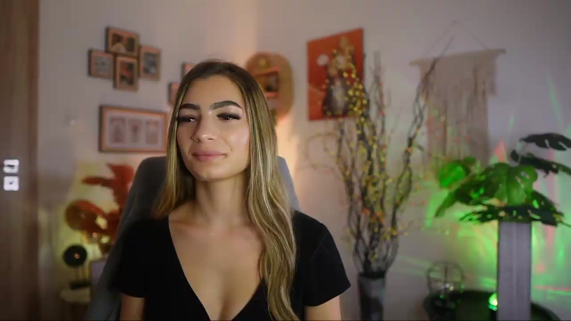 Gallery image thumbnail from Anna_Brie's myfreecams stream on, 09/26/2026, 17:47 image 10 of 20