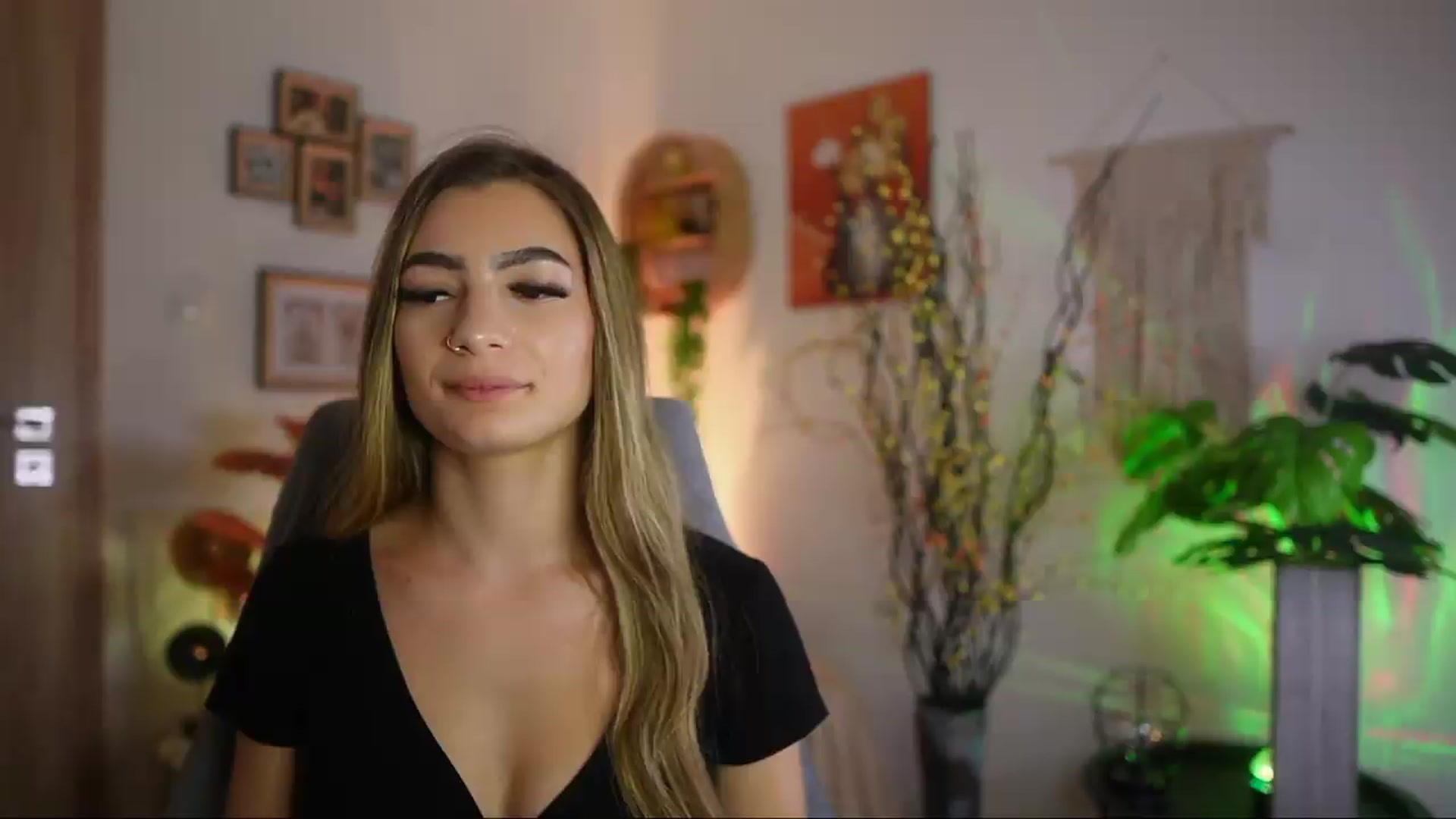 Gallery image thumbnail from Anna_Brie's myfreecams stream on, 09/26/2026, 17:47 image 15 of 20