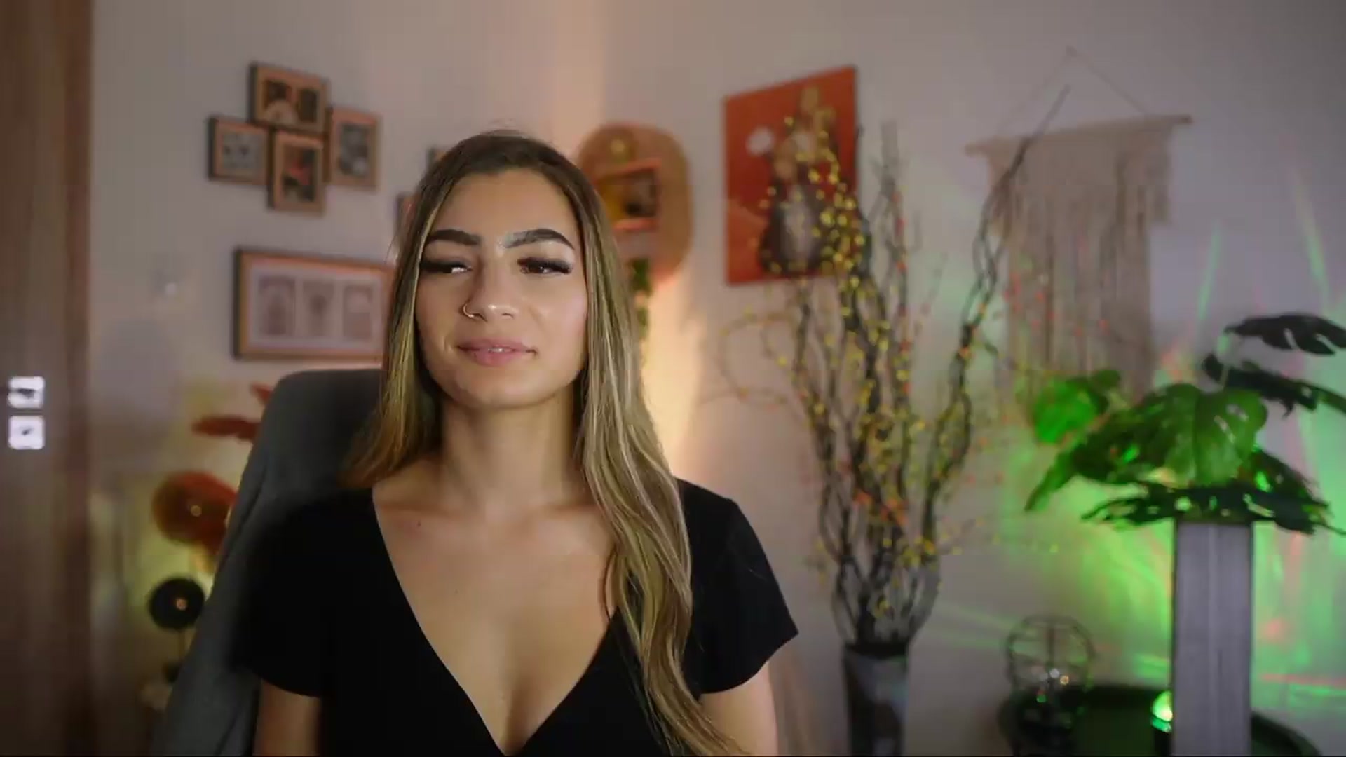 Gallery image thumbnail from Anna_Brie's myfreecams stream on, 09/26/2026, 17:47 image 8 of 20
